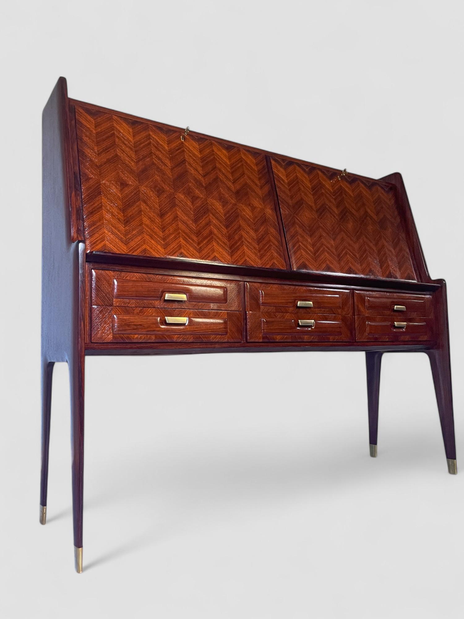 Italian Midcentury Sideboard or Cabinet Bar designed by Vittorio Dassi, 1950s For Sale 8