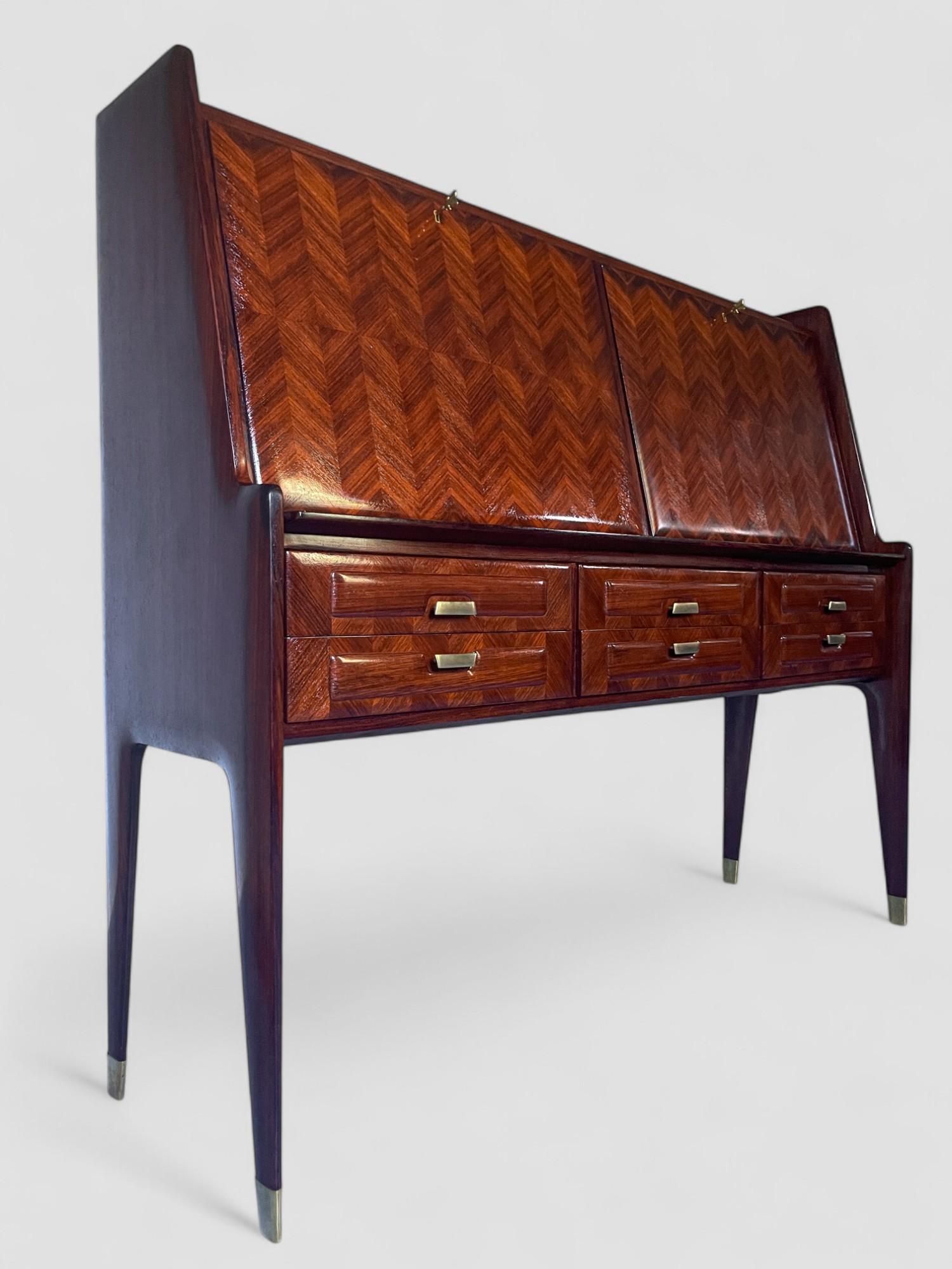 Italian Midcentury Sideboard or Cabinet Bar designed by Vittorio Dassi, 1950s For Sale 11
