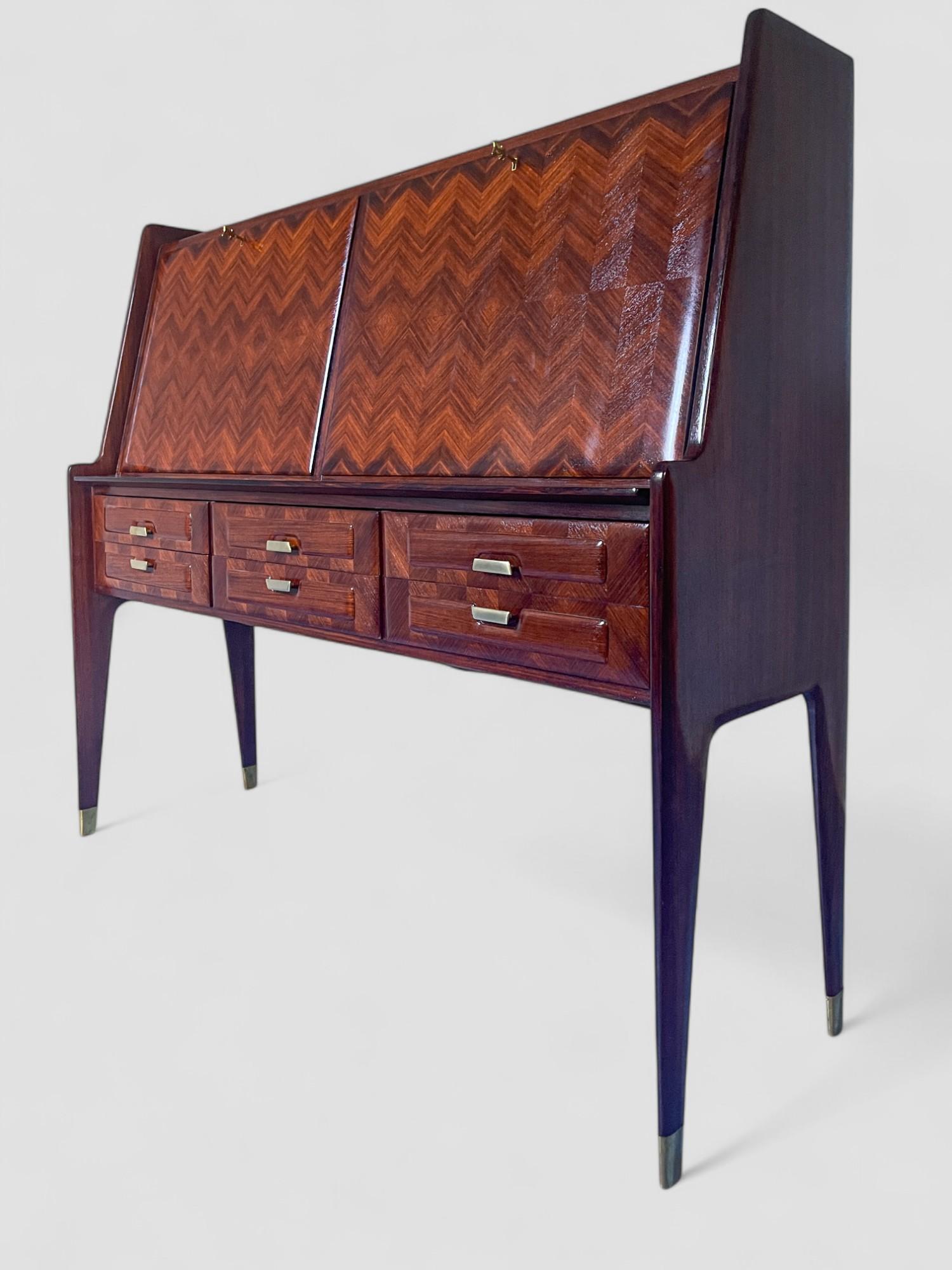  Sideboard or Cabinet Bar designed by Vittorio Dasi in 1950s, great executive quality, wooden upper top, the front is characterised by the presence of two large compatments that open like a drop-leaf, finished on the inside in maple and mirrors with