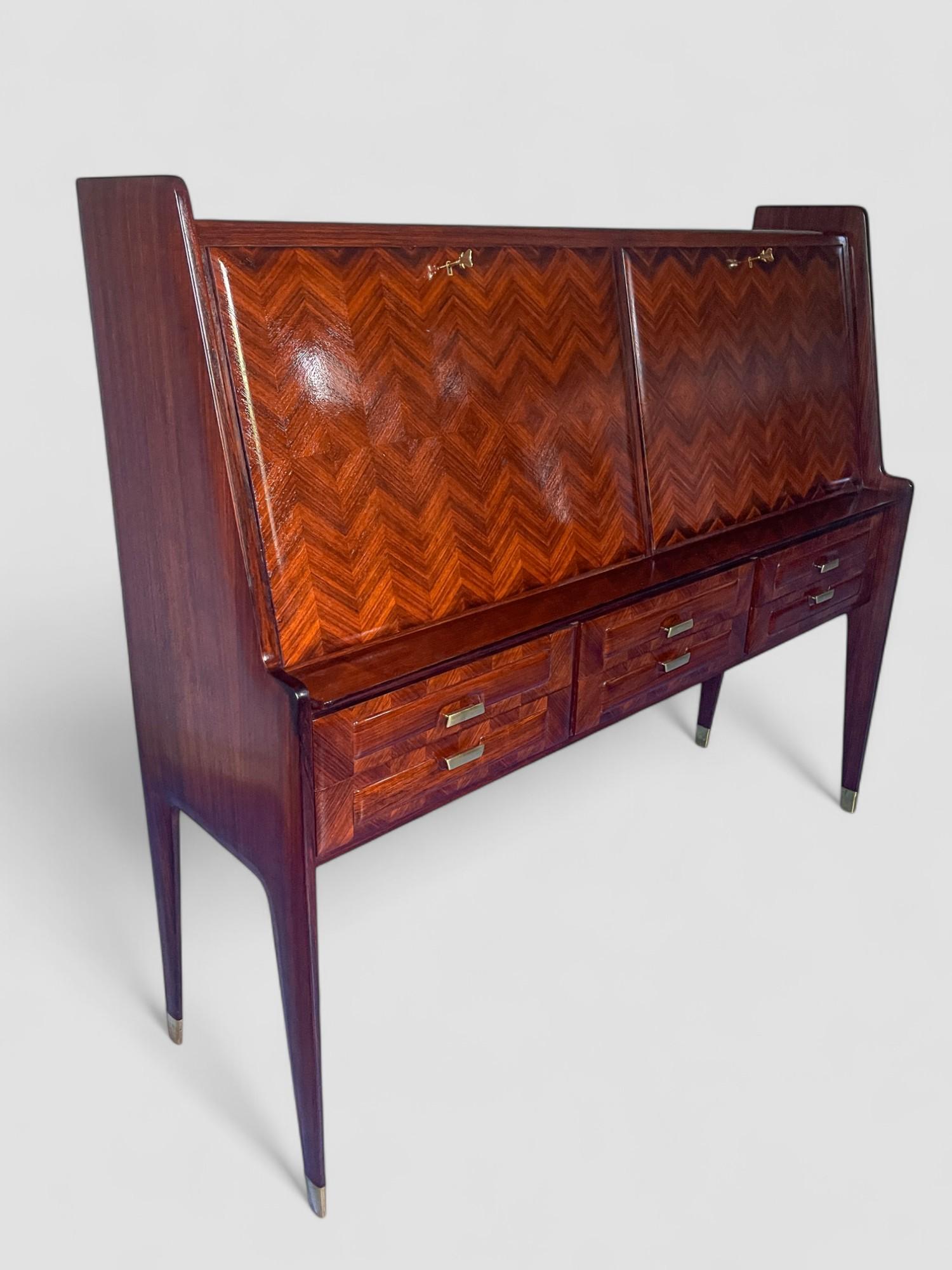 Mid-20th Century Italian Midcentury Sideboard or Cabinet Bar designed by Vittorio Dassi, 1950s For Sale