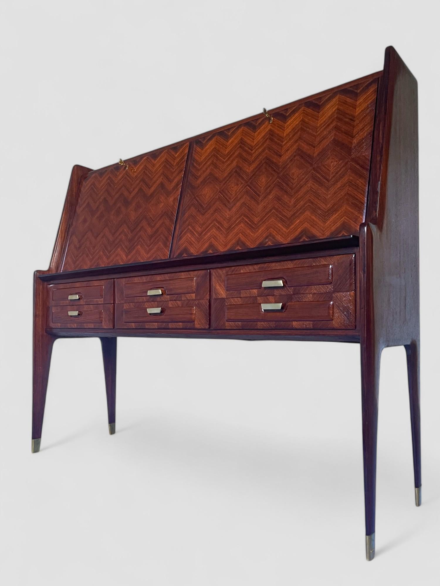 Italian Midcentury Sideboard or Cabinet Bar designed by Vittorio Dassi, 1950s For Sale 2
