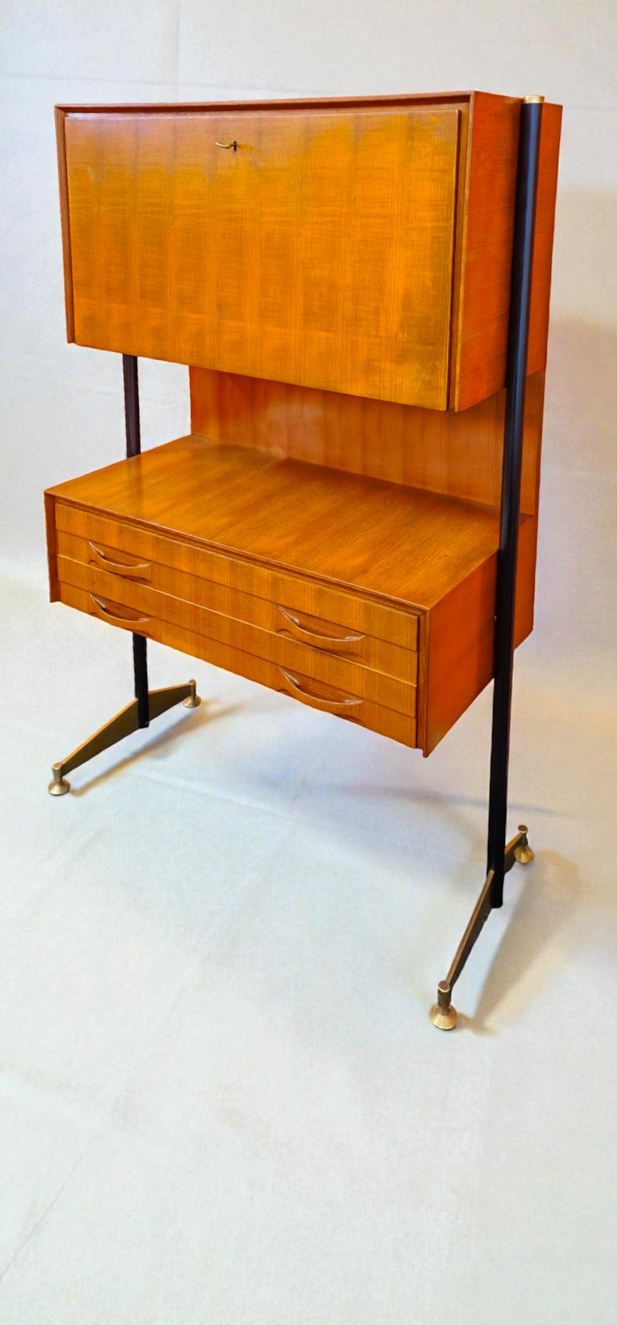 Credenza o mobile bar del Medioevo italiano in stile Ignazio Gardella, 1958 in vendita 6