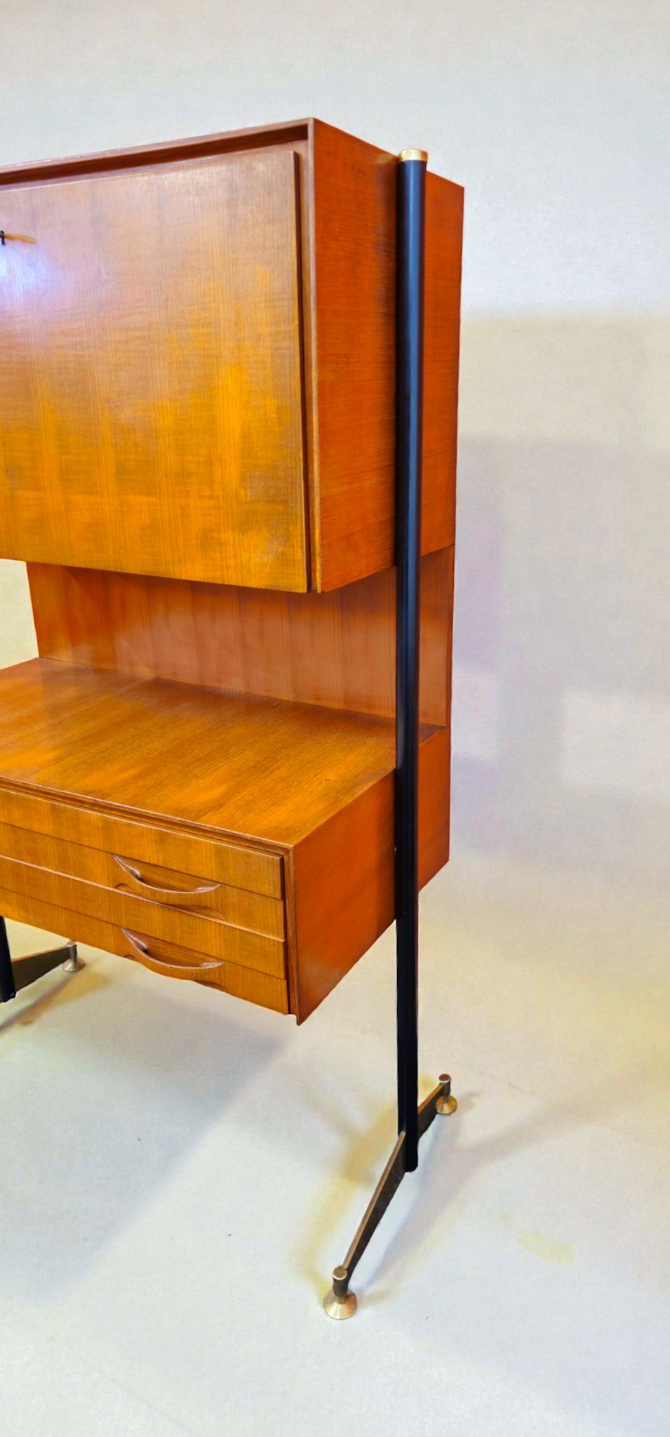 Credenza o mobile bar del Medioevo italiano in stile Ignazio Gardella, 1958 in vendita 7