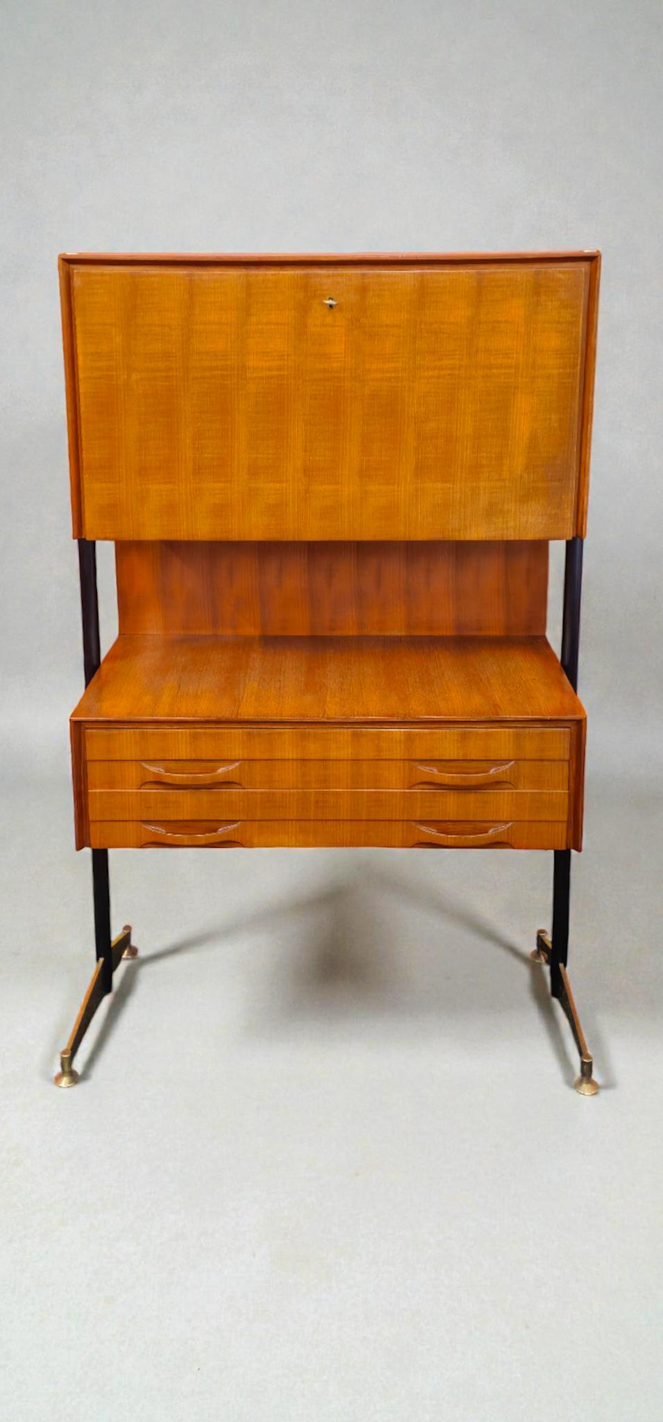 Mid-Century moderno Credenza o mobile bar del Medioevo italiano in stile Ignazio Gardella, 1958 in vendita