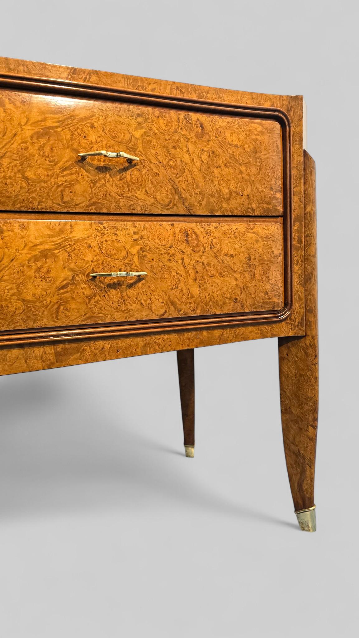 Buffet ou commode italienne du milieu du siècle attribué à Paolo Buffa. en vente 6
