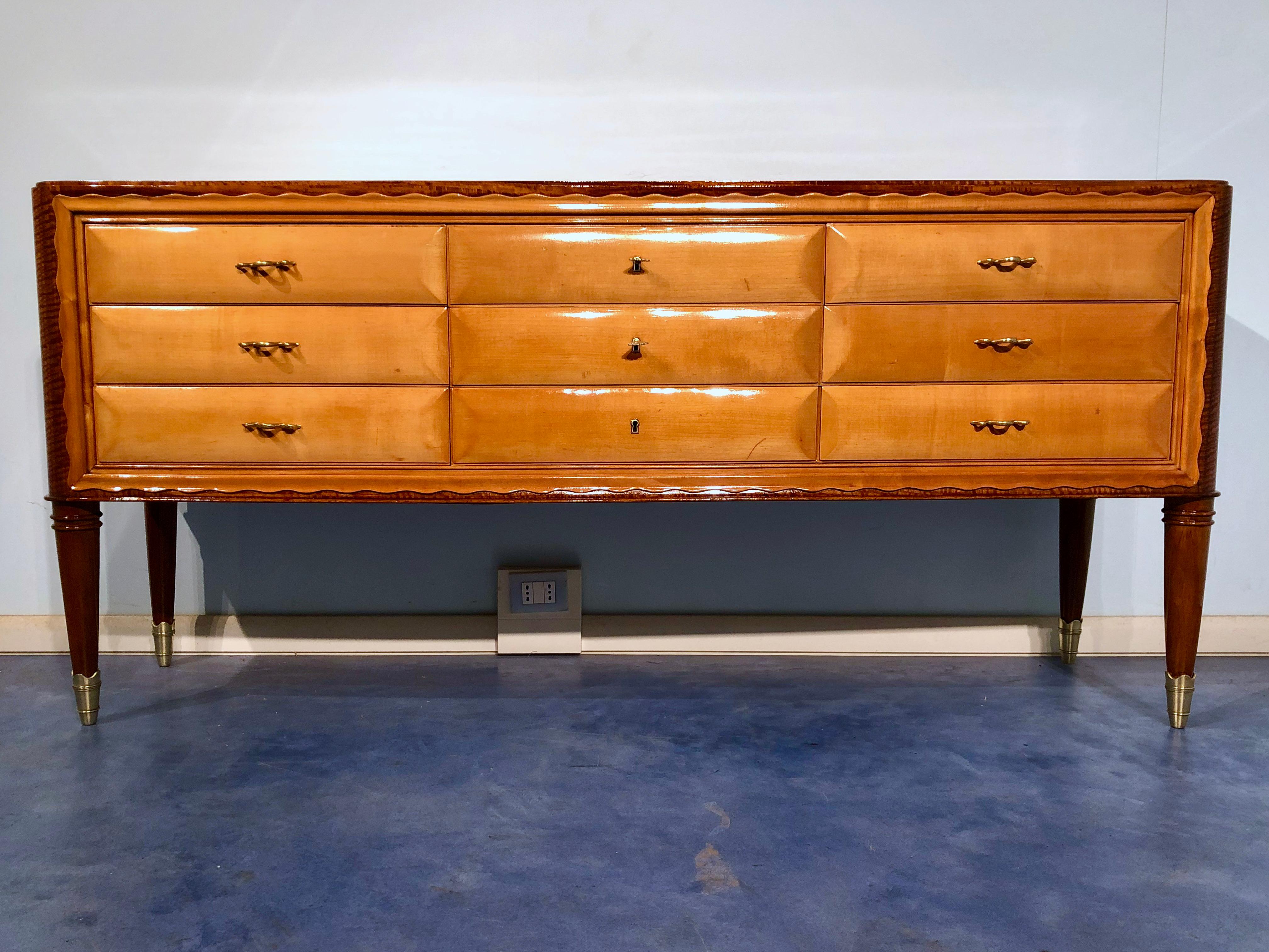 Italian Midcentury Sideboard or Chest of Drawers by Paolo Buffa, 1950s In Good Condition For Sale In Traversetolo, IT