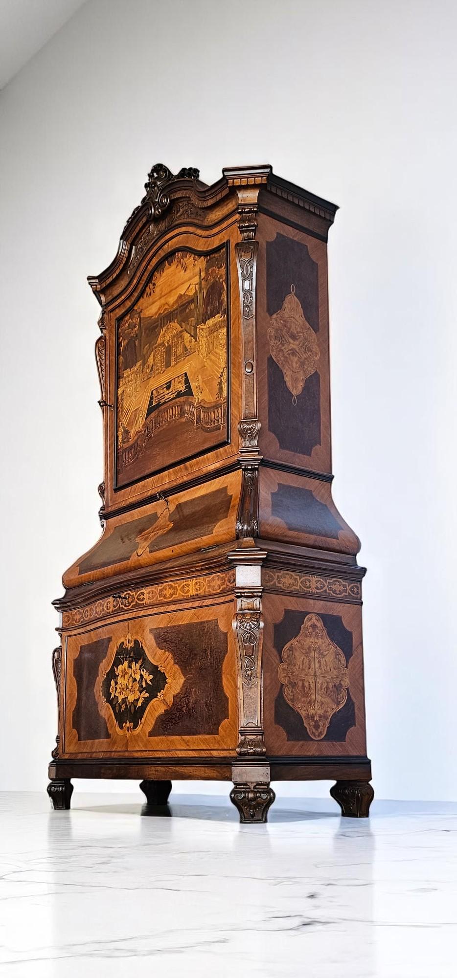 Italiano Credenza o Trumeau intarsiato di Pietro Ferrario, Italia 1946 in vendita