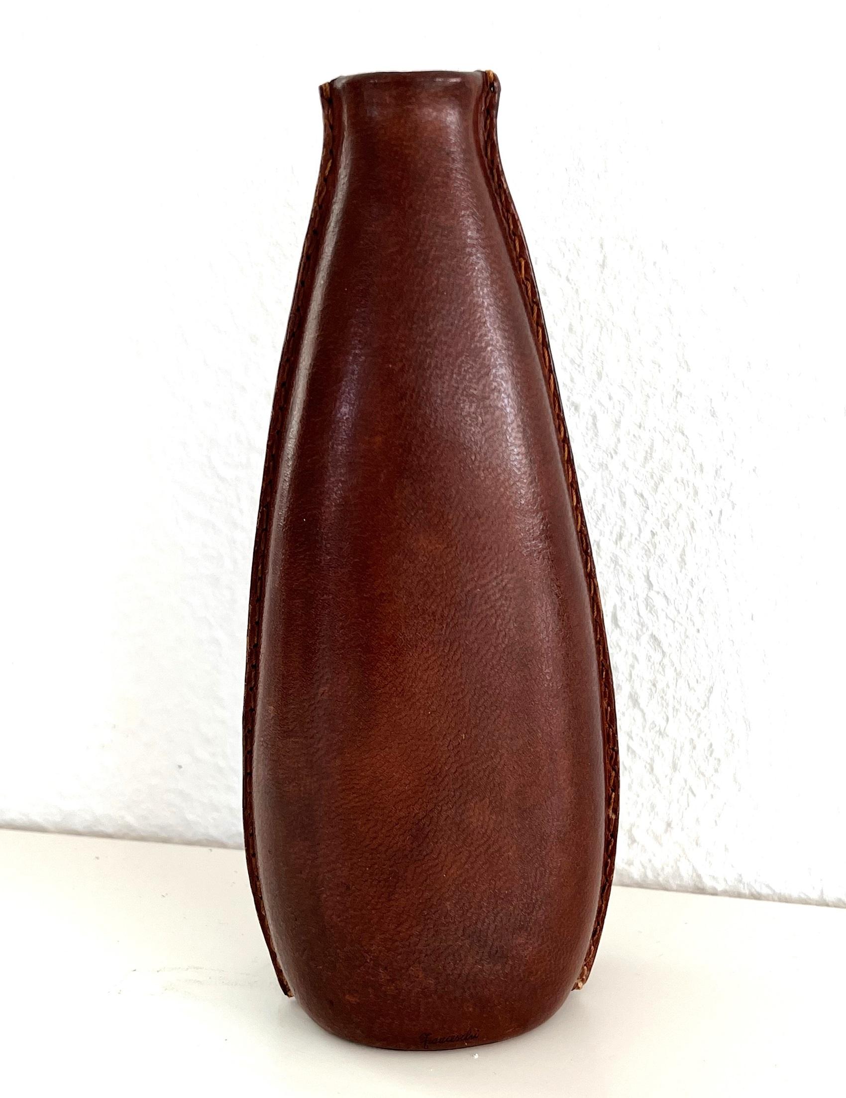 Italienische signierte Blumenvase aus Keramik aus der Mitte des Jahrhunderts von Marcello Fantoni, 1960 im Angebot 4