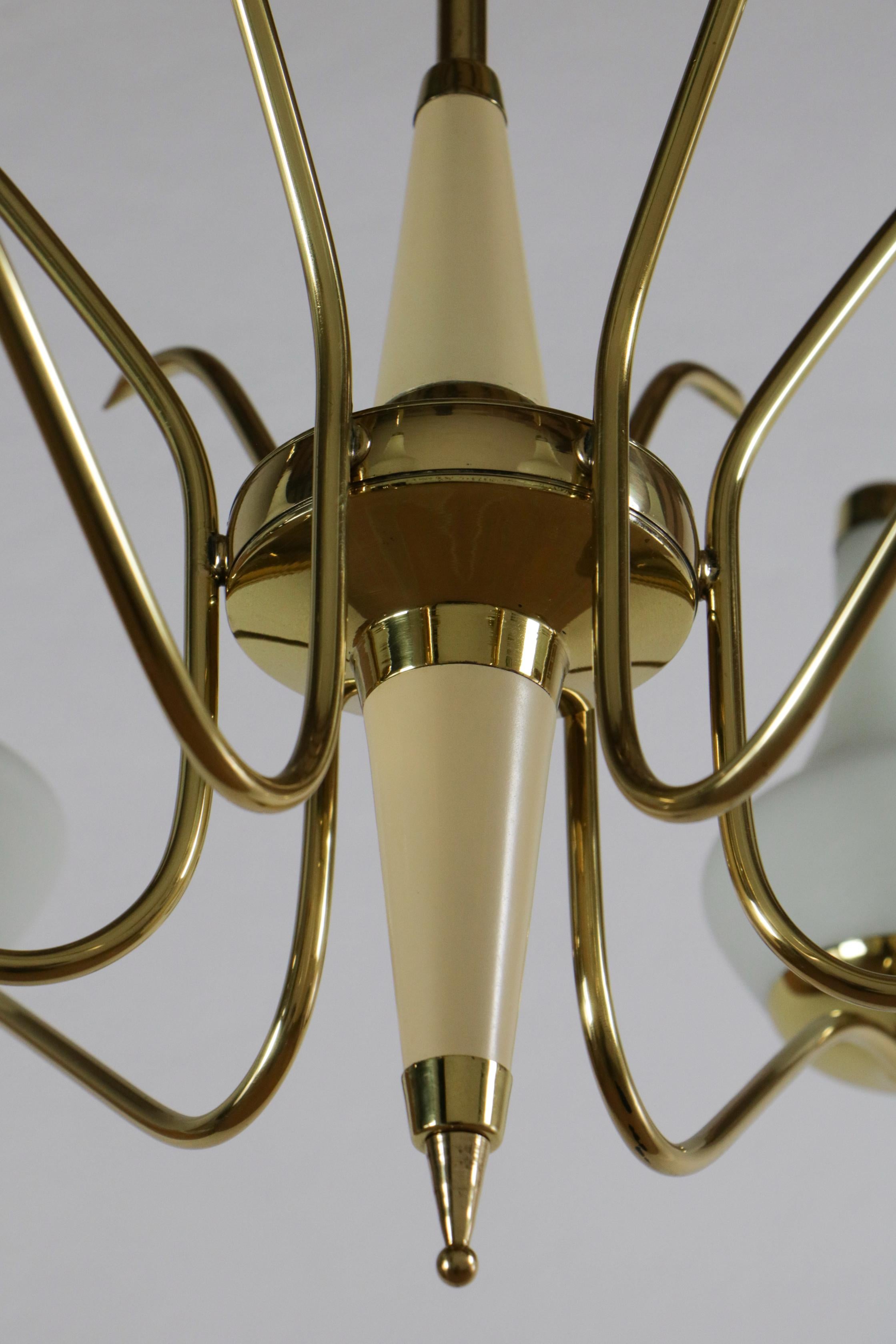 Italian Midcentury Six Lights Gold and Ivory Chandelier Attributed to Stilnovo For Sale 6