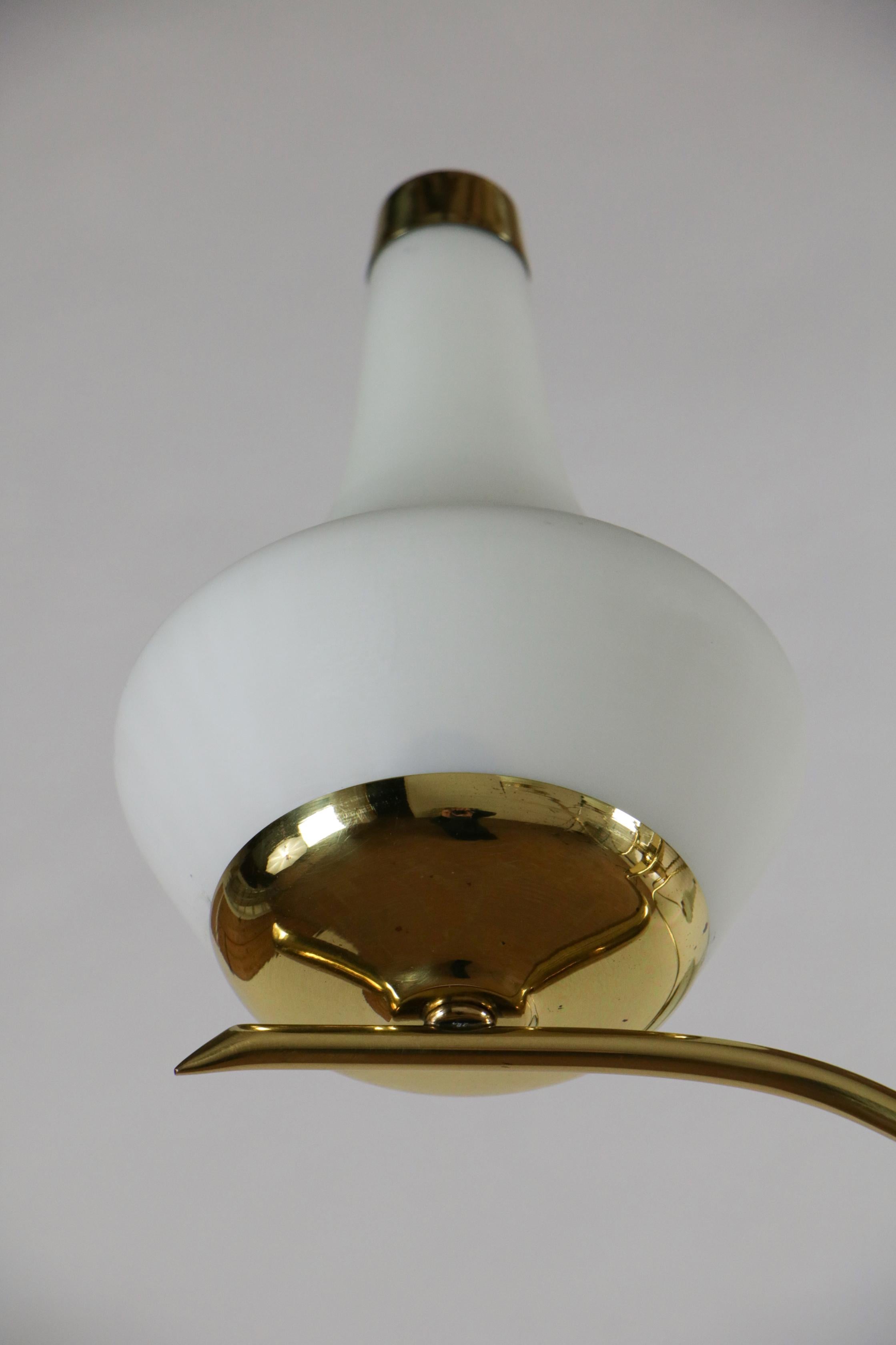 Italian Midcentury Six Lights Gold and Ivory Chandelier Attributed to Stilnovo For Sale 7