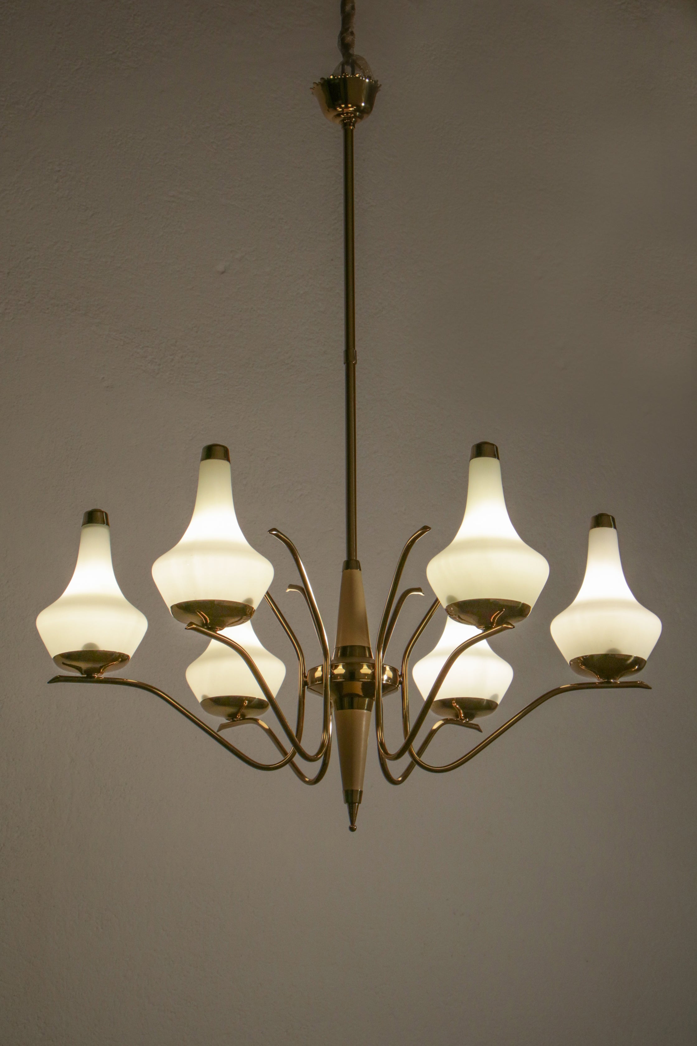 Mid-Century Modern Italian Midcentury Six Lights Gold and Ivory Chandelier Attributed to Stilnovo For Sale