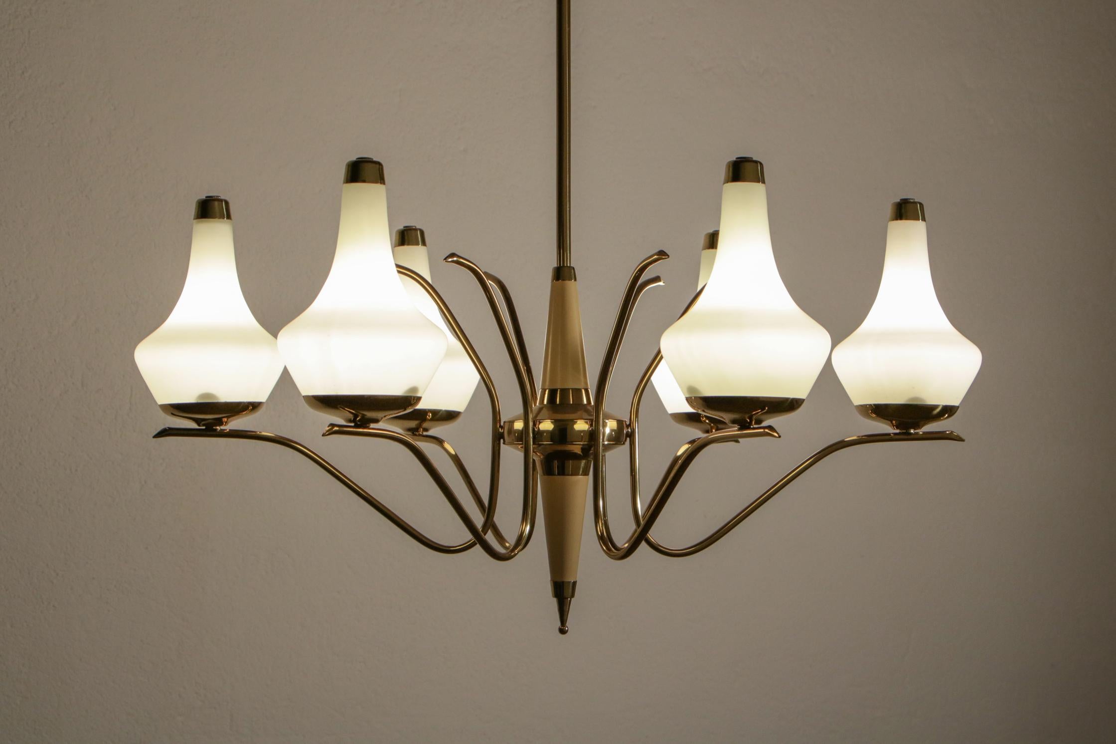 Mid-Century Modern Italian Midcentury Six Lights Gold and Ivory Chandelier Attributed to Stilnovo For Sale