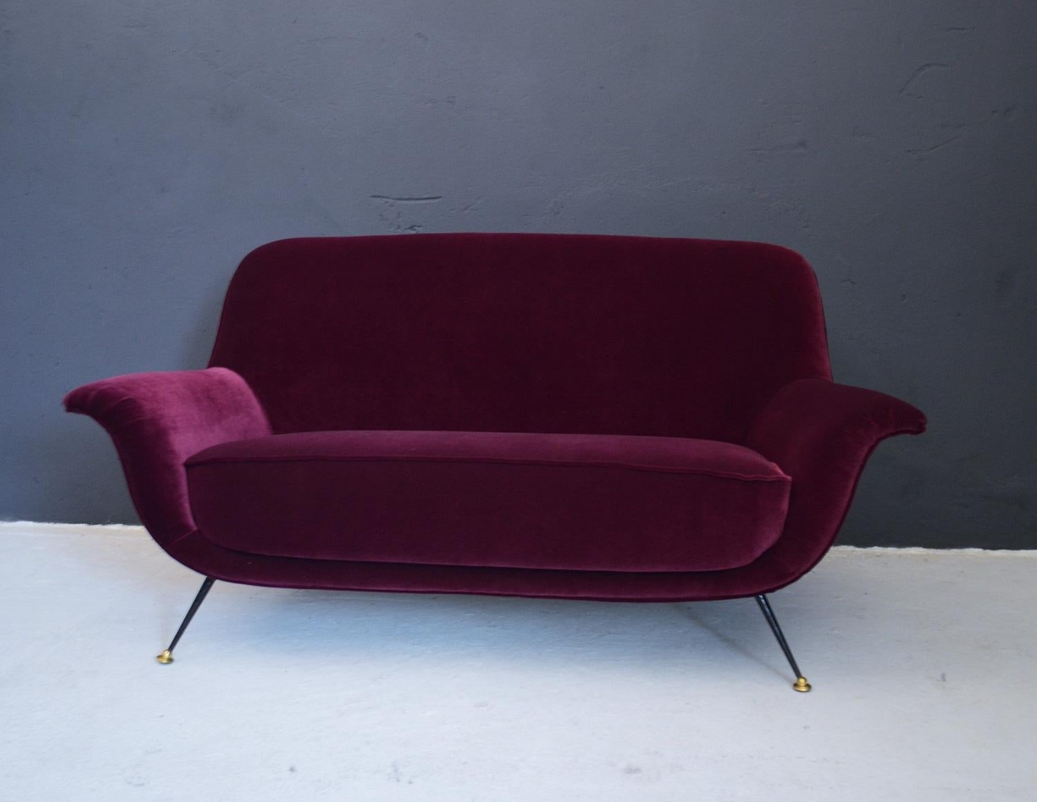 Italian Midcentury Sofa or Loveseat Reupholstered with Purple Velvet, 1950s 4