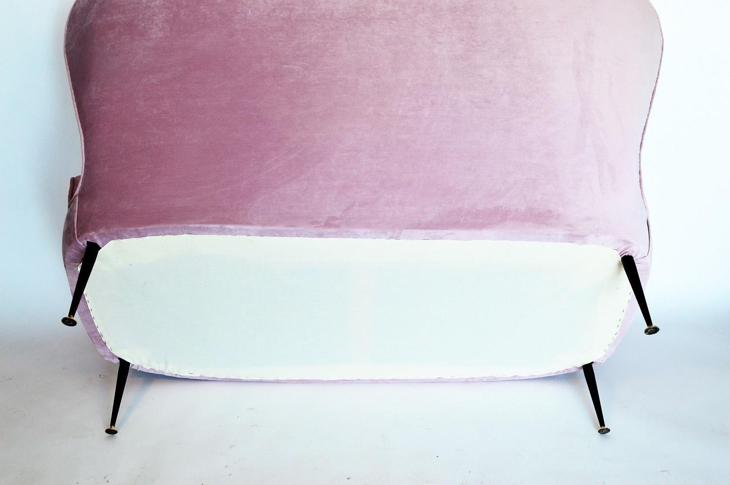 Italian Midcentury Sofa or Settee with Brass and Lilac Pink Velvet, 1950s 9