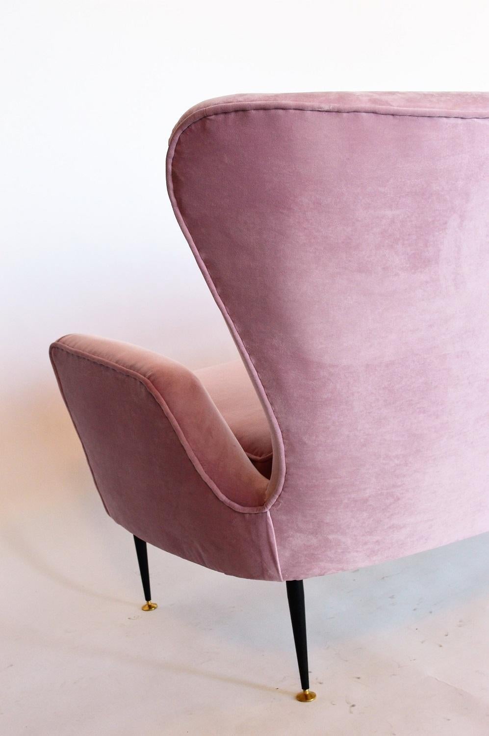 Mid-Century Modern Italian Midcentury Sofa or Settee with Brass and Lilac Pink Velvet, 1950s