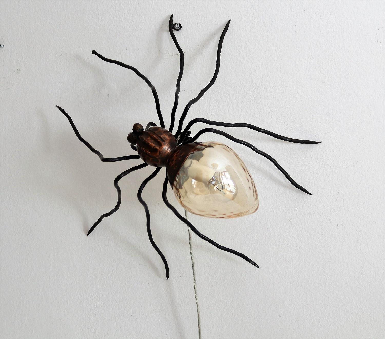 Italian Midcentury Spider Wall Sconce or Wall Light, 1960s In Good Condition In Morazzone, Varese