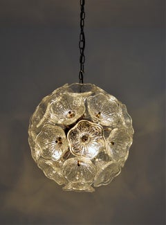 Lustre italien du milieu du siècle en verre spoutnik et laiton de Venini:: années 1960