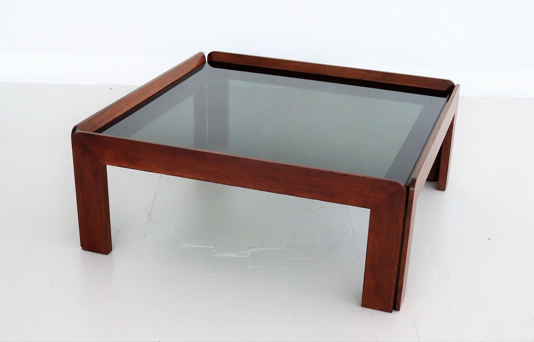 Italian Midcentury Square Coffee Table in Beechwood and Smoked Glass, 1960s For Sale 4