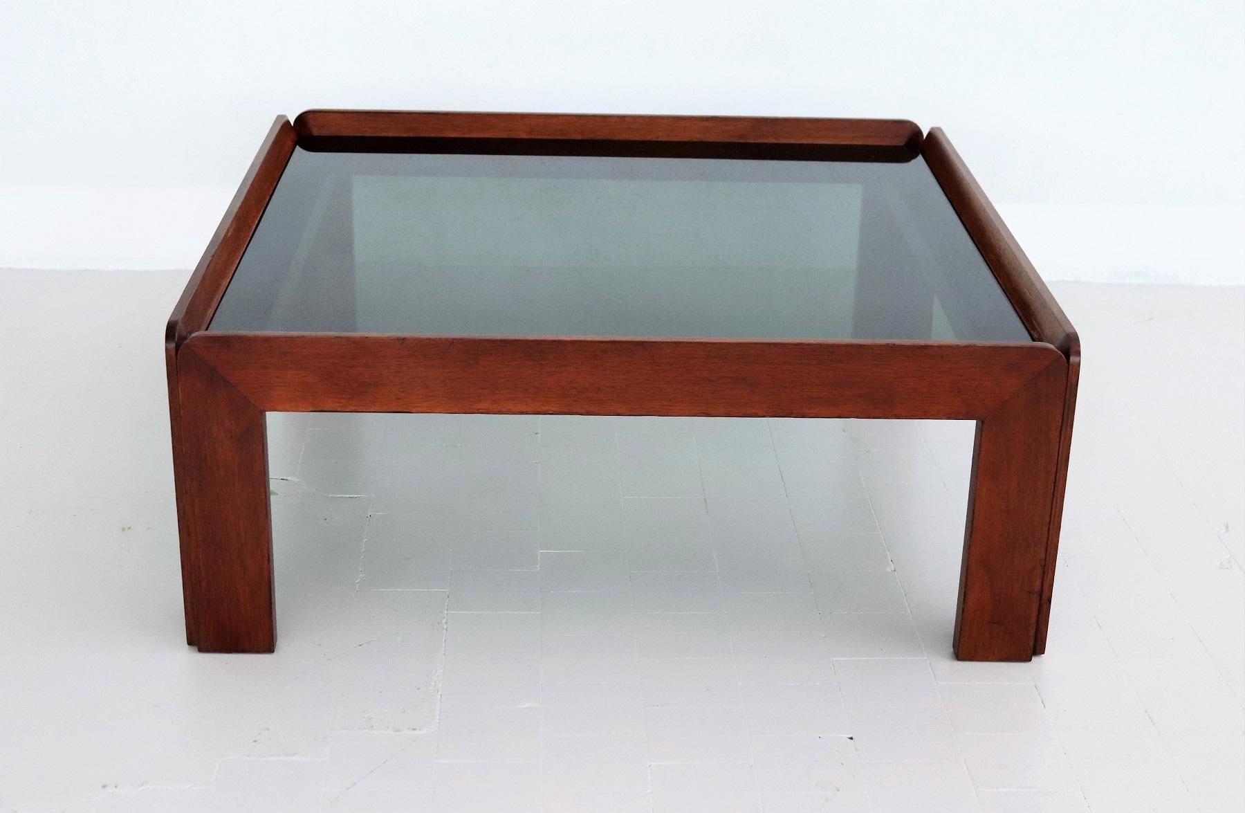 Italian Midcentury Square Coffee Table in Beechwood and Smoked Glass, 1960s For Sale 5