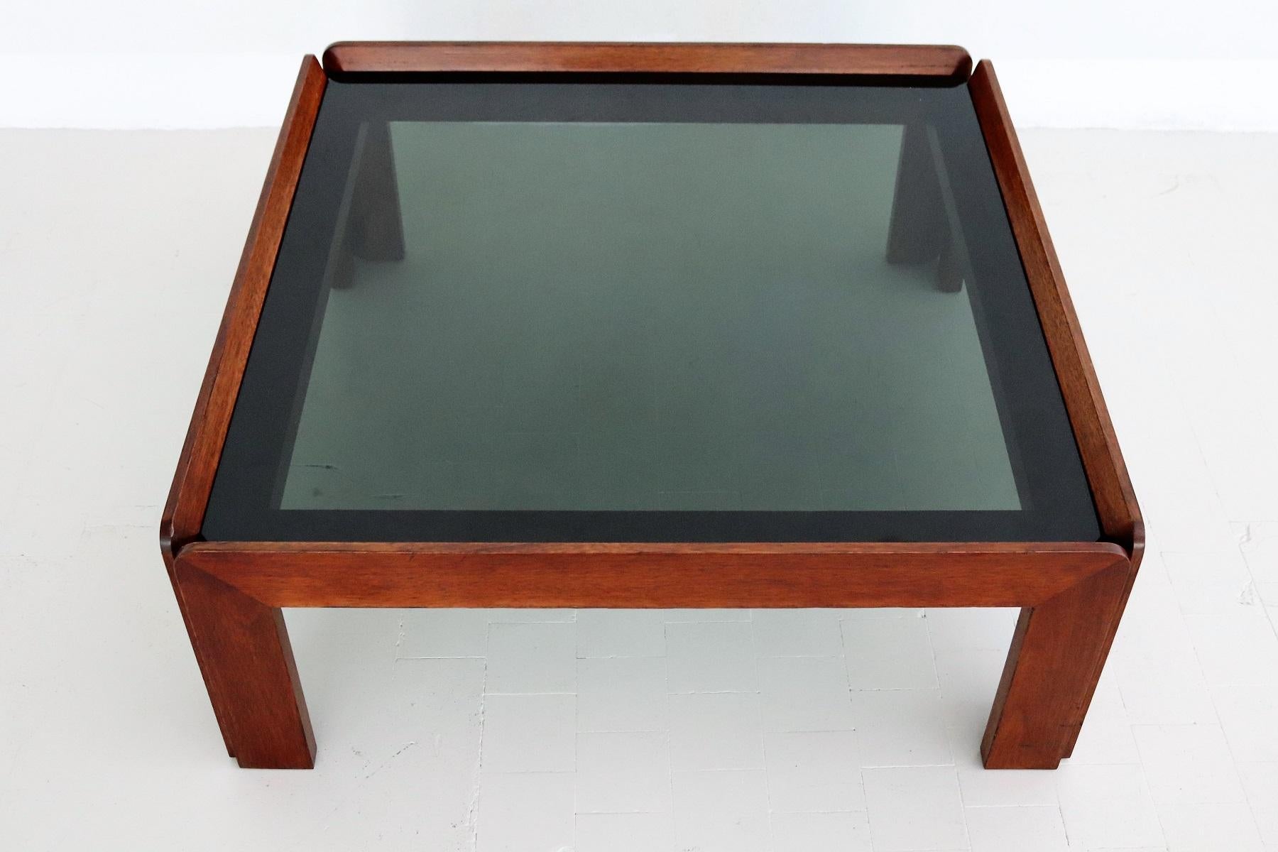 Italian Midcentury Square Coffee Table in Beechwood and Smoked Glass, 1960s For Sale 6