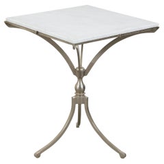 Table italienne en acier du milieu du siècle dernier avec plateau en marbre blanc et base tripode