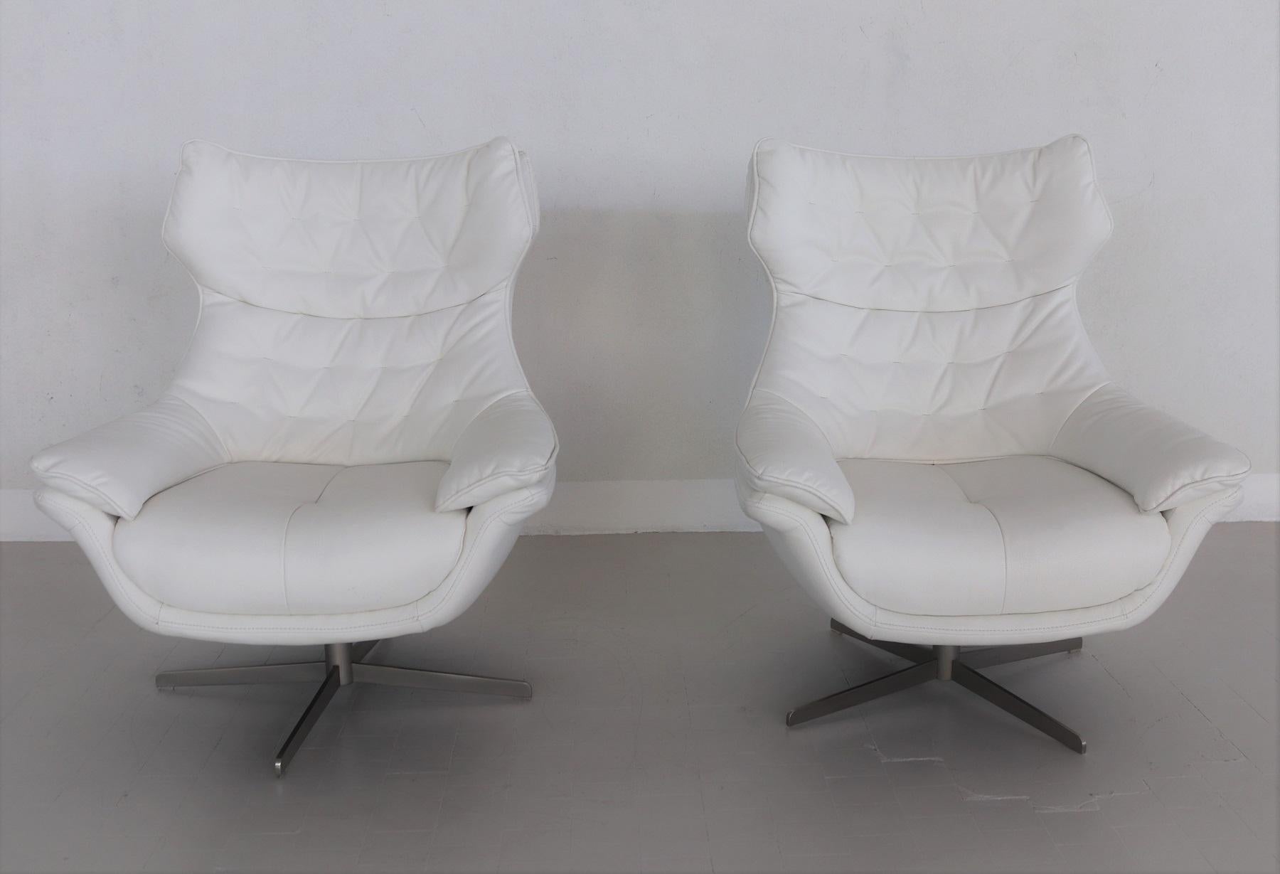 Italian Midcentury Swivel Armchairs in White Leather, 1980s For Sale 12