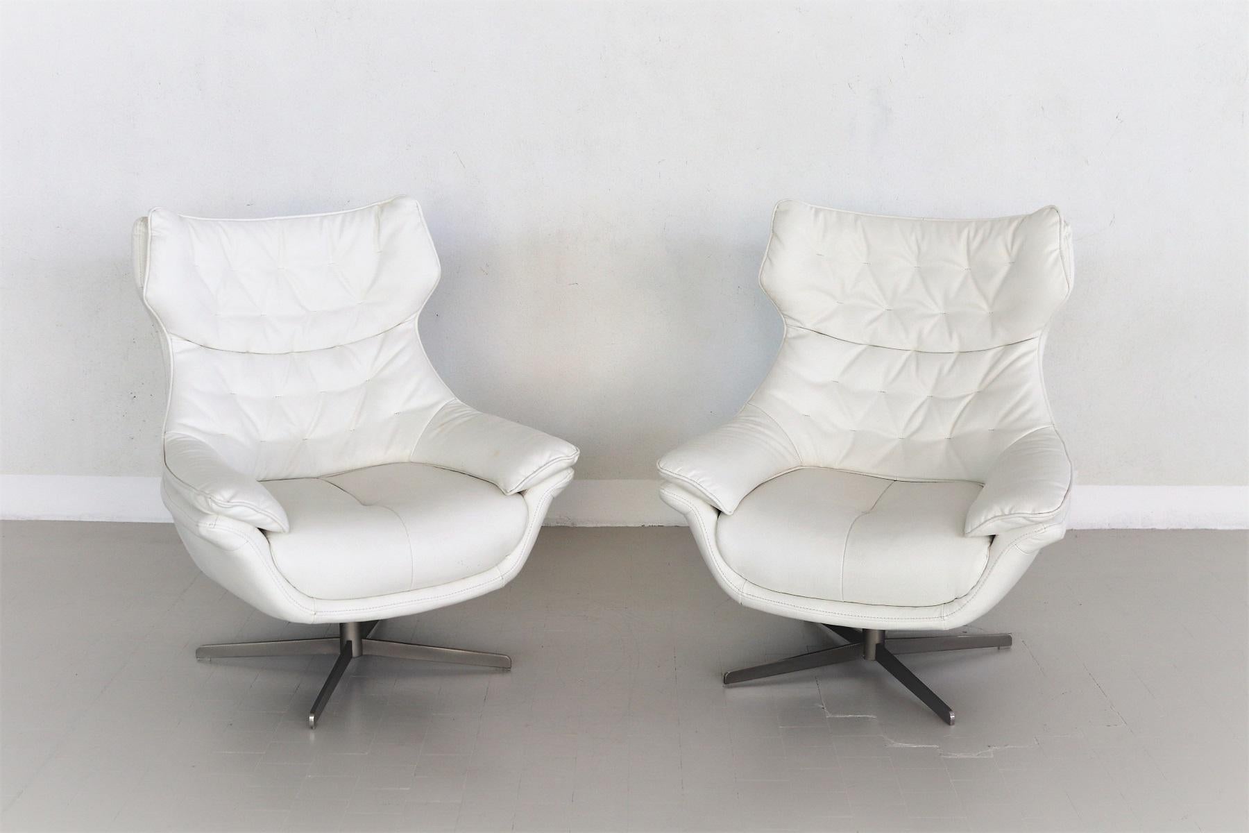 Mid-Century Modern Italian Midcentury Swivel Armchairs in White Leather, 1980s For Sale