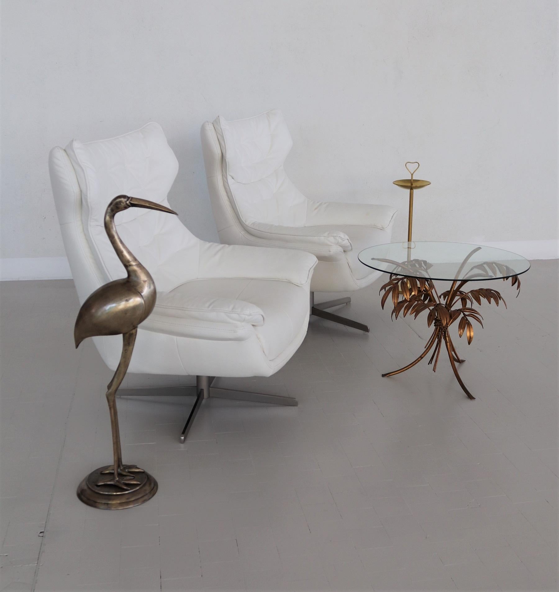 Italian Midcentury Swivel Armchairs in White Leather, 1980s In Good Condition For Sale In Morazzone, Varese