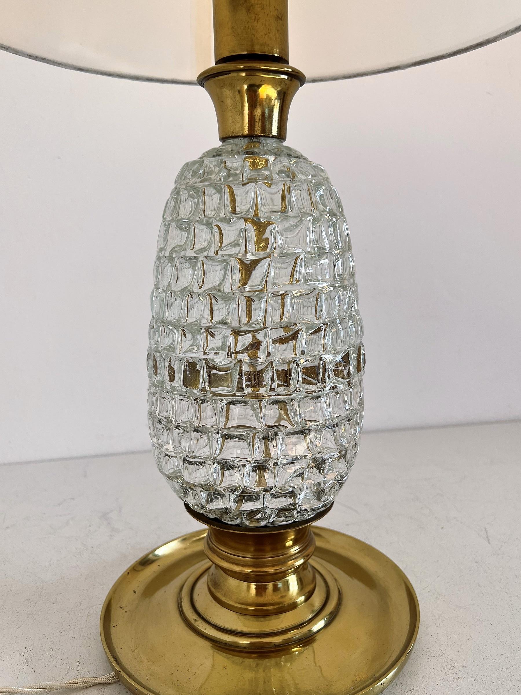 Italian Mid-Century Table Lamp with Brass and Creased Murano Glass Body, 1960s For Sale 2