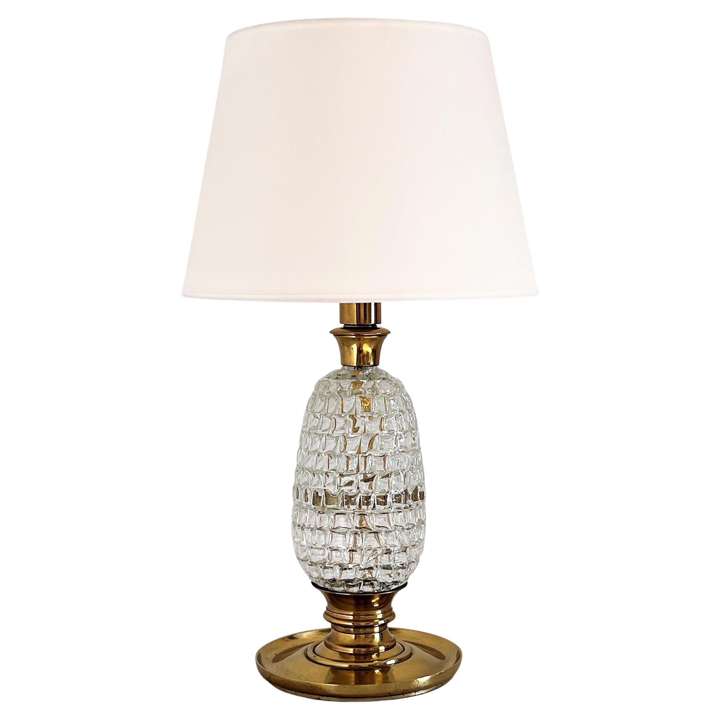 Italian Mid-Century Table Lamp with Brass and Creased Murano Glass Body, 1960s For Sale