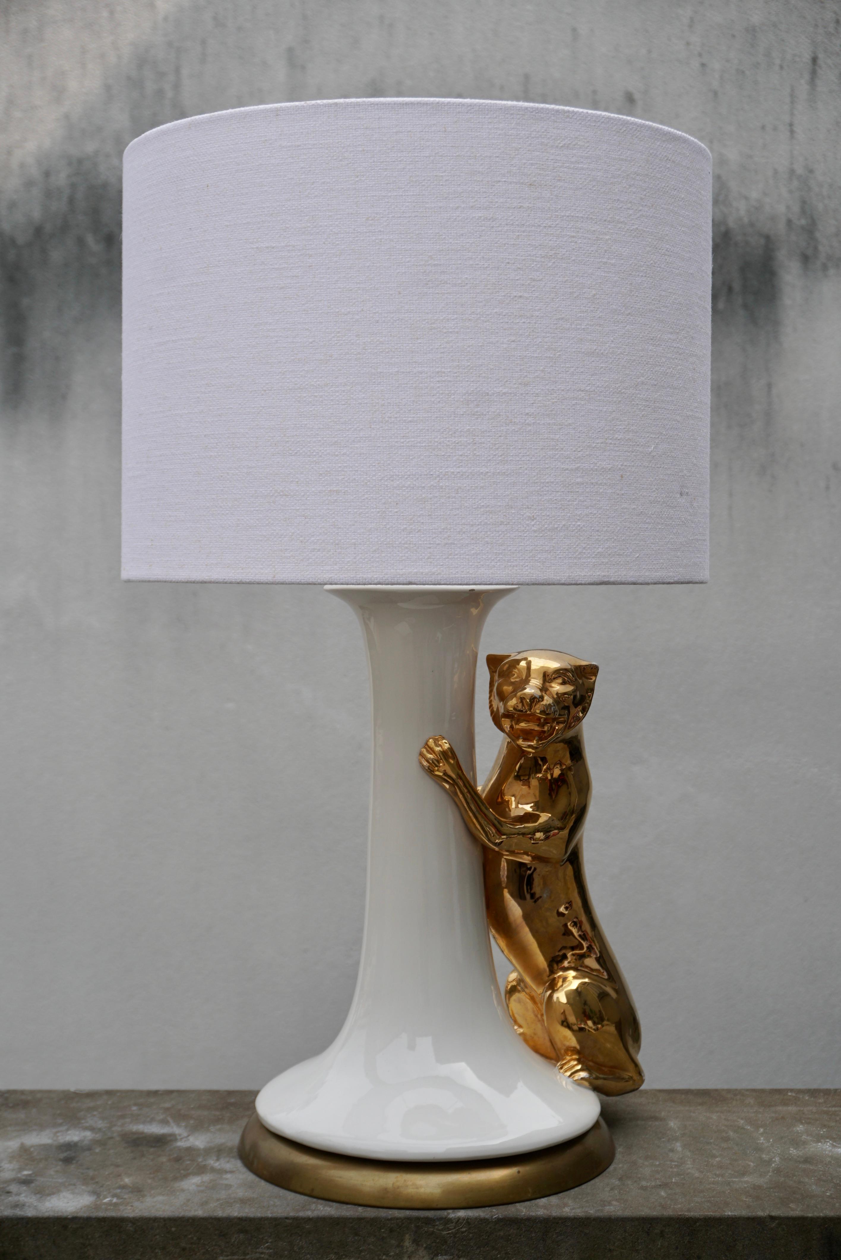 Hollywood Regency Italian Midcentury Table Lamp with Ceramic Gilt Panther, 1970s For Sale