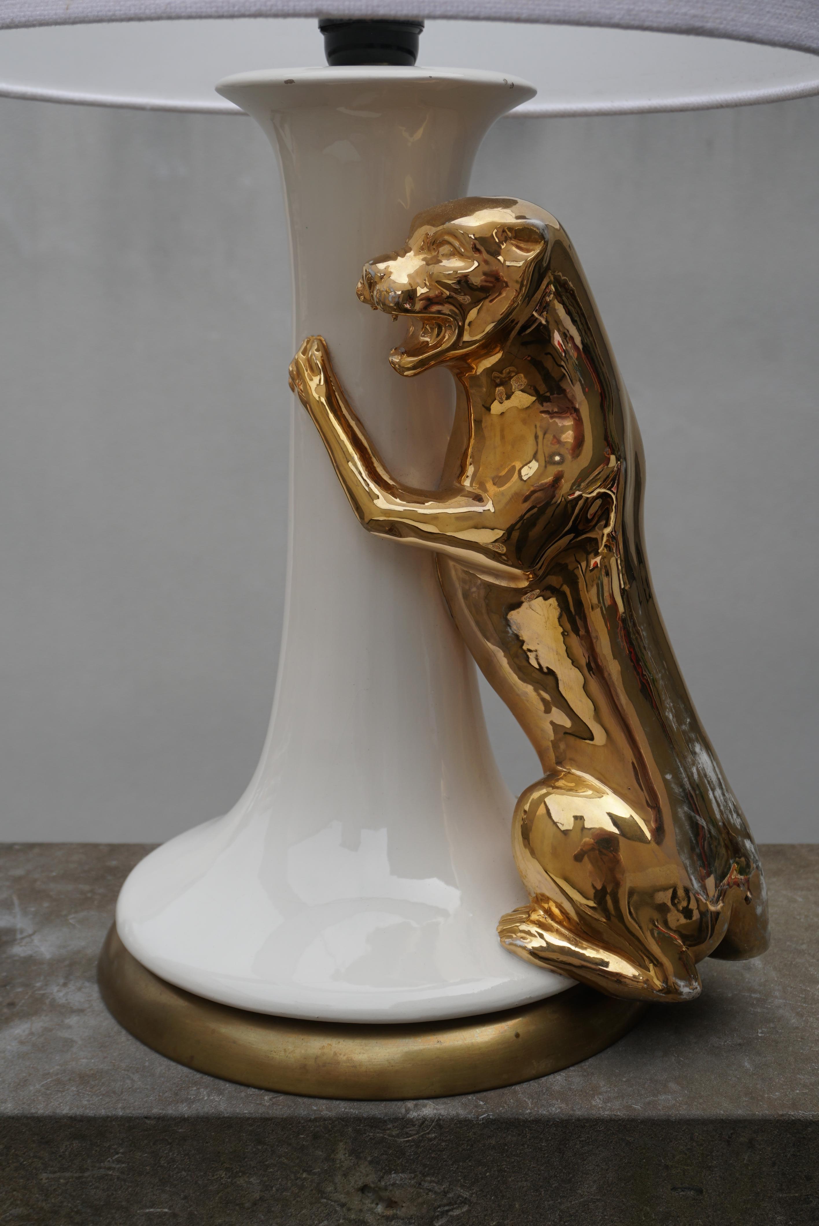Italian Midcentury Table Lamp with Ceramic Gilt Panther, 1970s For Sale 1