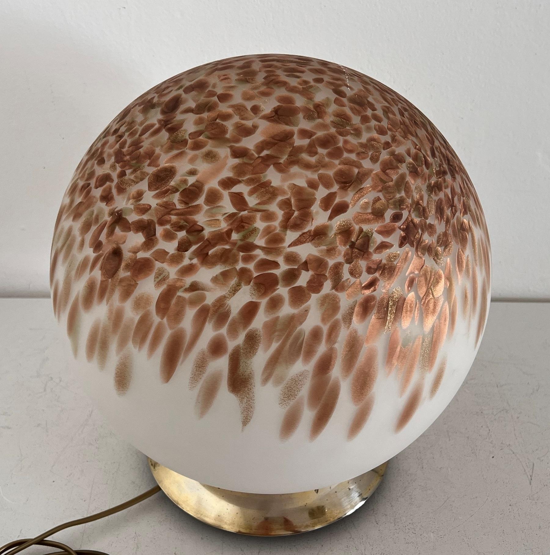 Metal Italian Midcentury Table Lamp with Murano Glass Ball and Copper-Colored Murrine For Sale