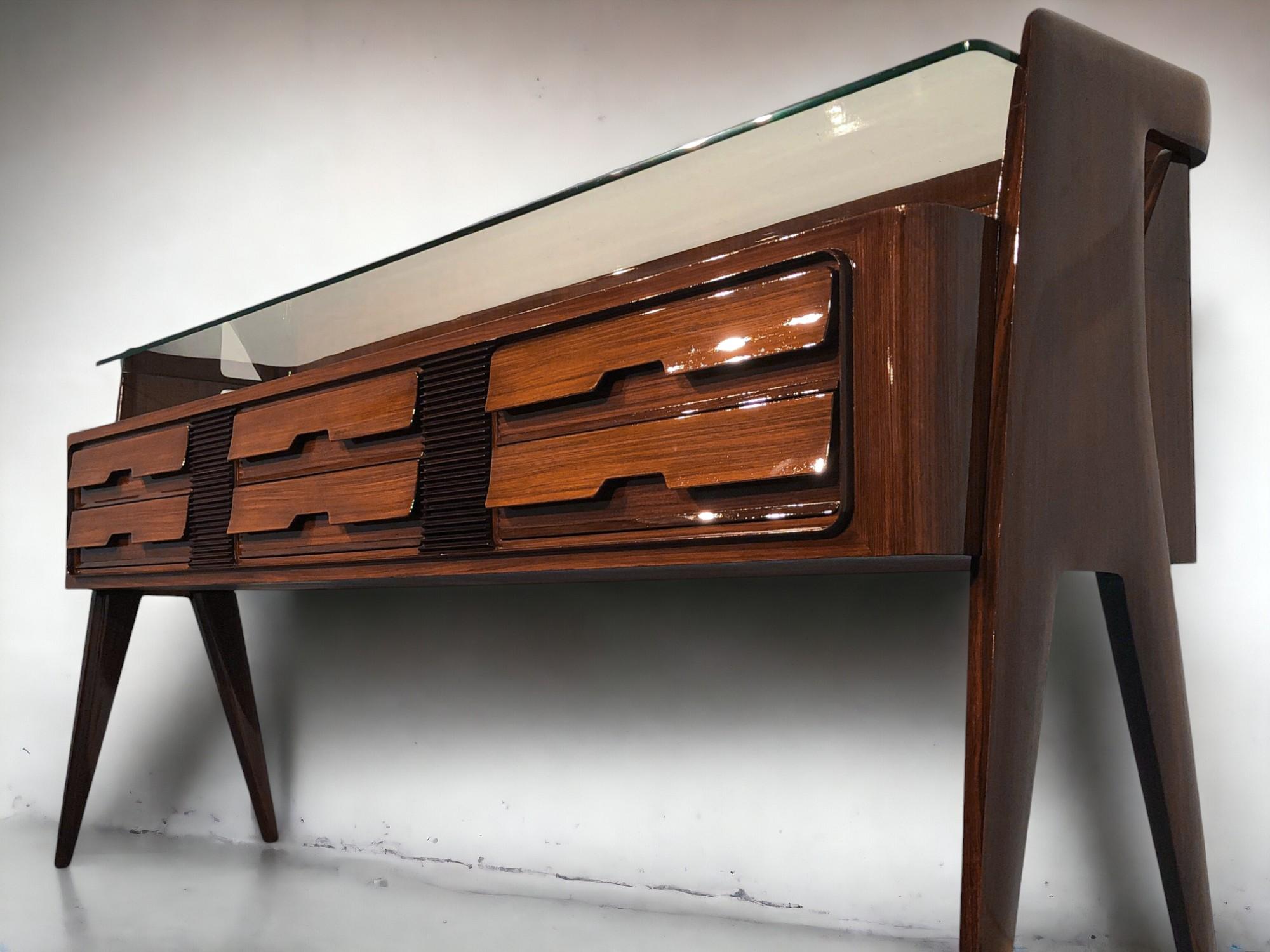 Italian Midcentury Sideboard  or Chest of Drawers by Vittorio Dassi, 1950s For Sale 7