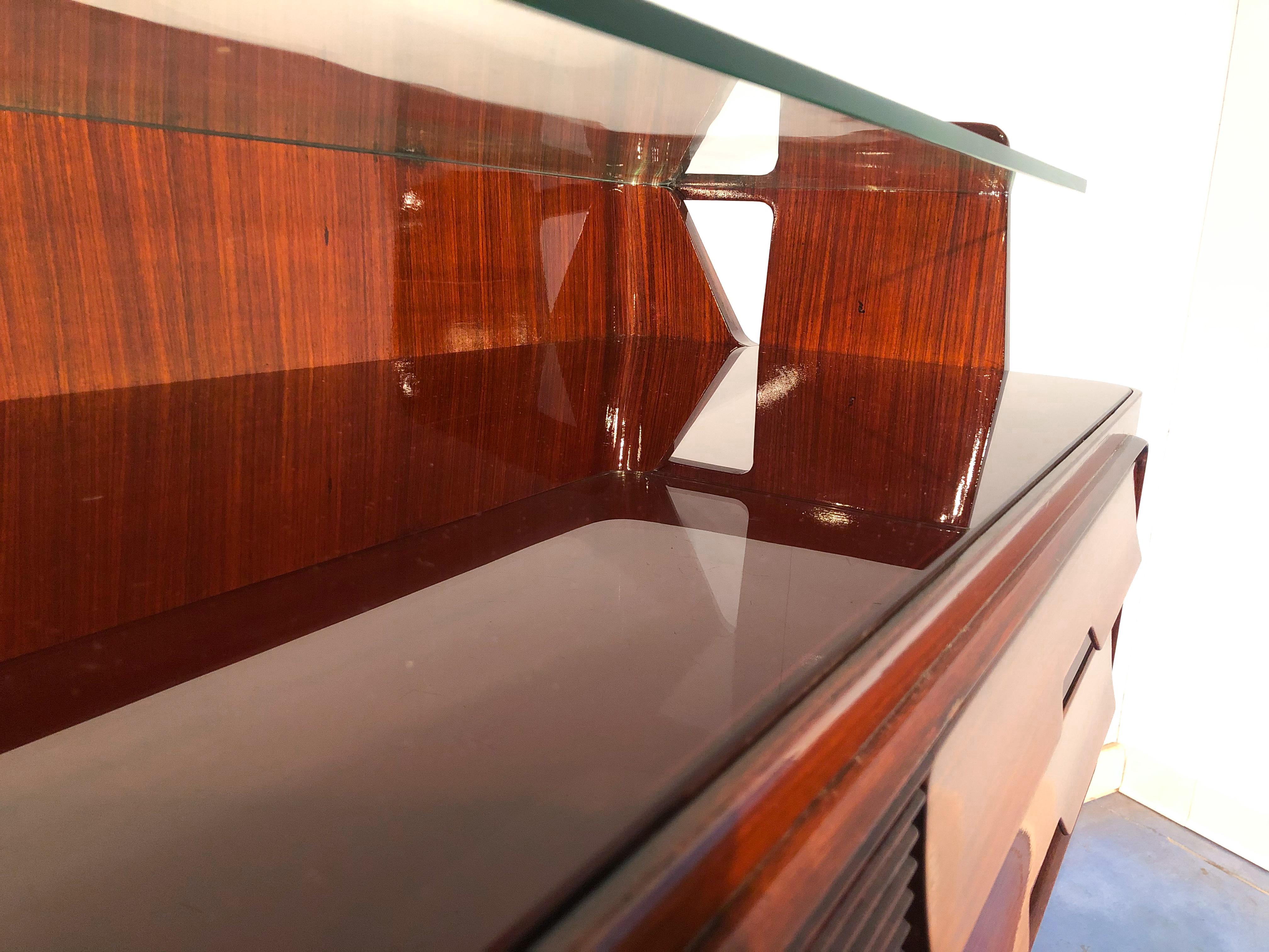 Italienisches Sideboard aus Teakholz aus der Mitte des Jahrhunderts von Vittorio & Plinio Dassi, 1950er Jahre im Angebot 14