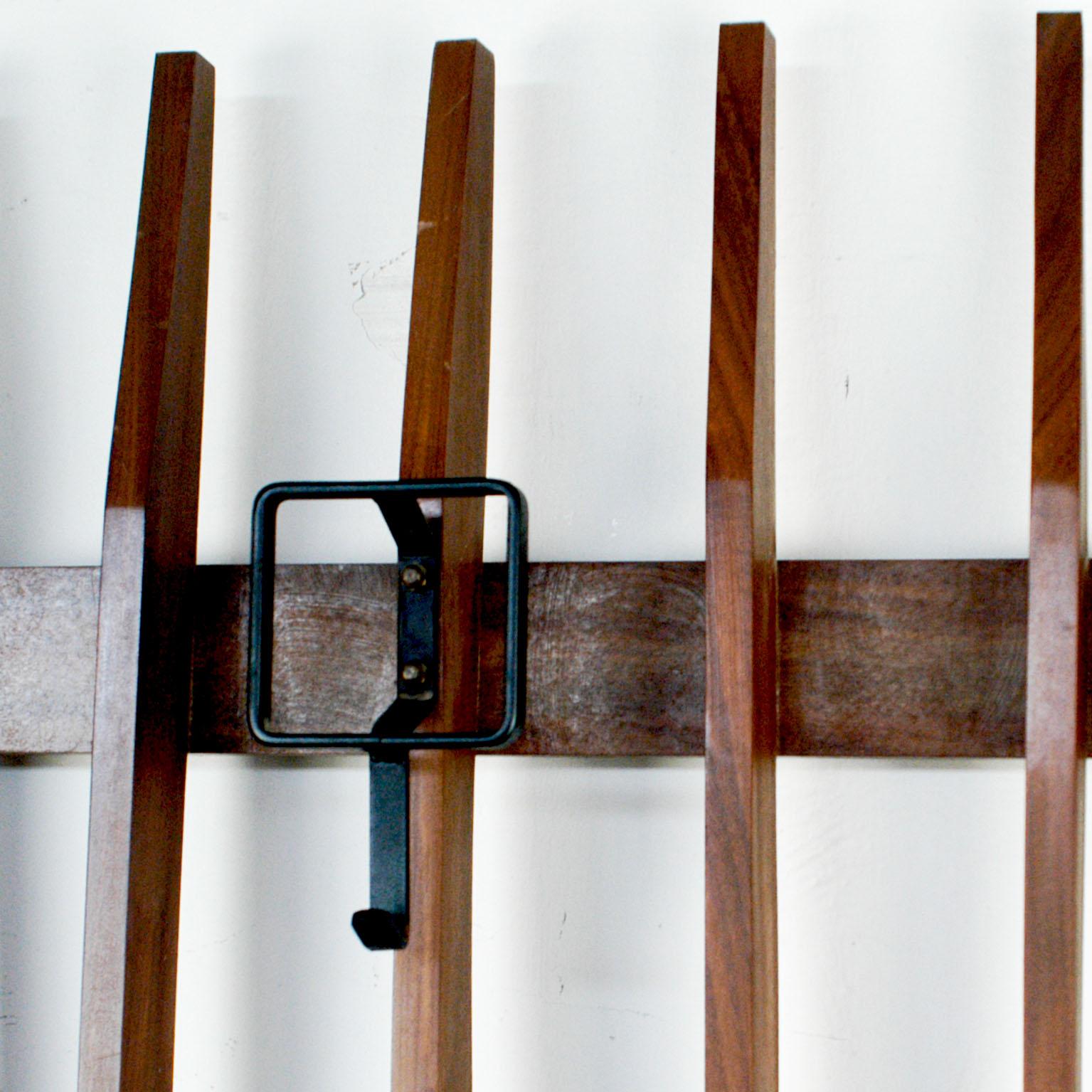 Italian Midcentury Teak Wall Coat Rack or Wardrobe In Good Condition In Vienna, AT