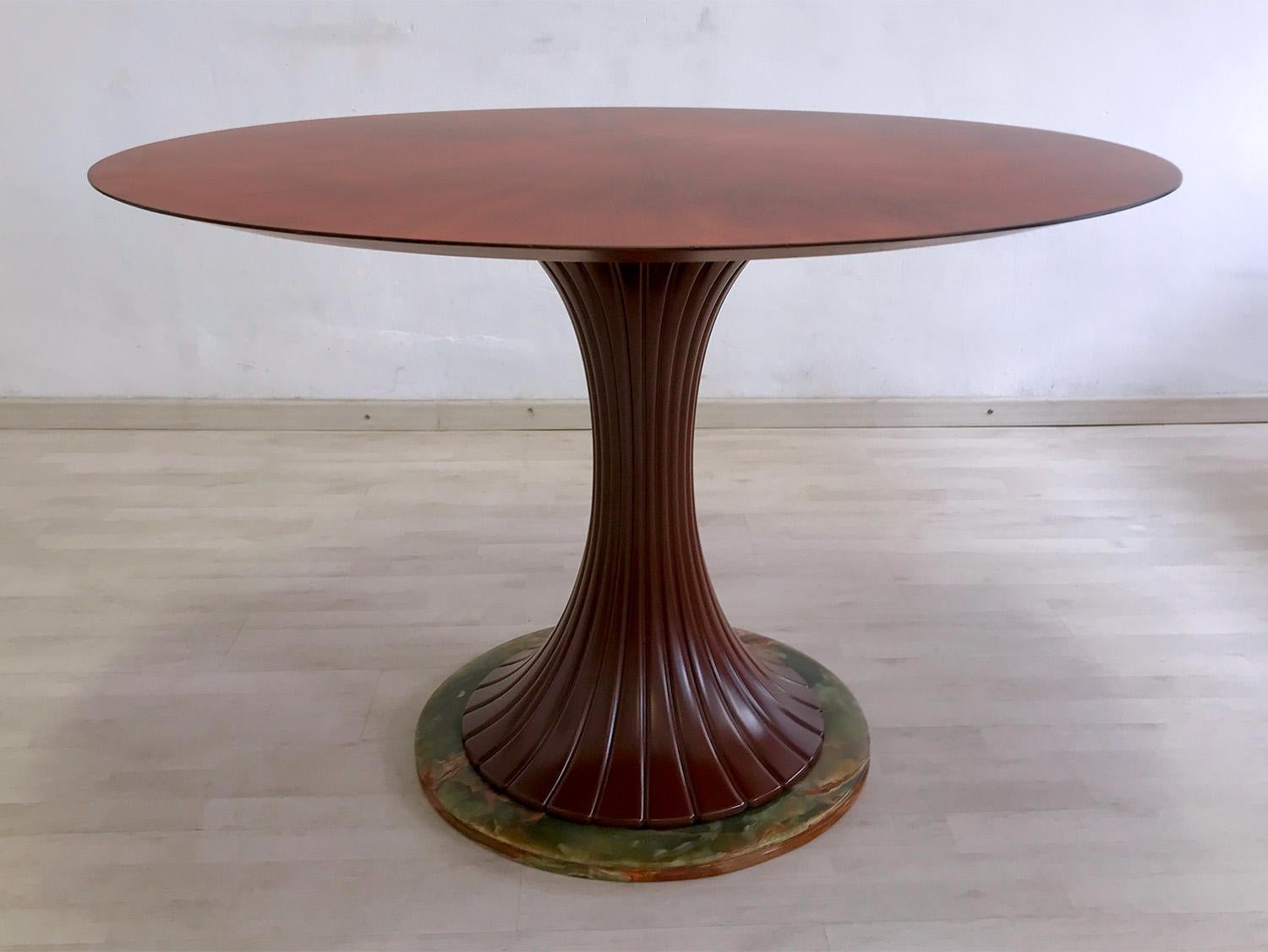 Italian Mid-Century Teak Wood Dining Table by Vittorio Dassi, 1950s In Good Condition For Sale In Traversetolo, IT