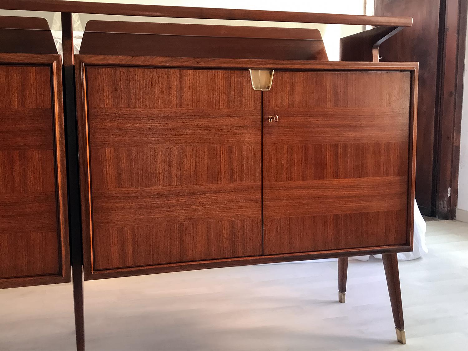 Italian Mid-Century Teakwood Sideboard by La Permanente Mobili Cantù, 1950s For Sale 4