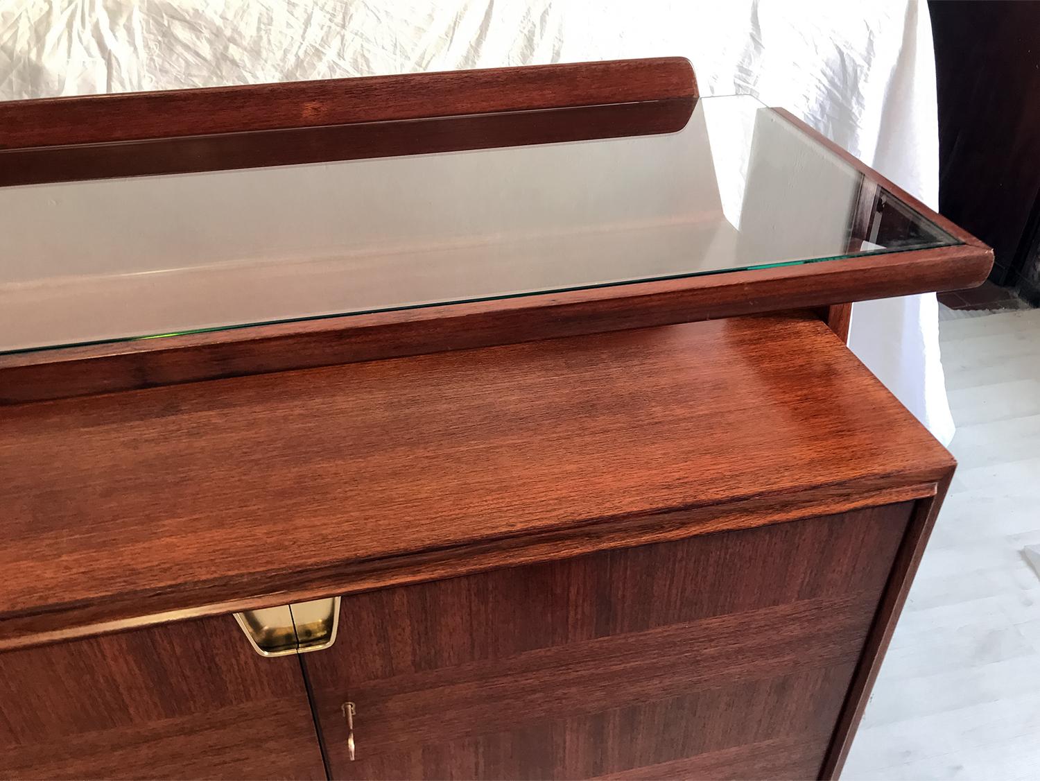 Italian Mid-Century Teakwood Sideboard by La Permanente Mobili Cantù, 1950s For Sale 2