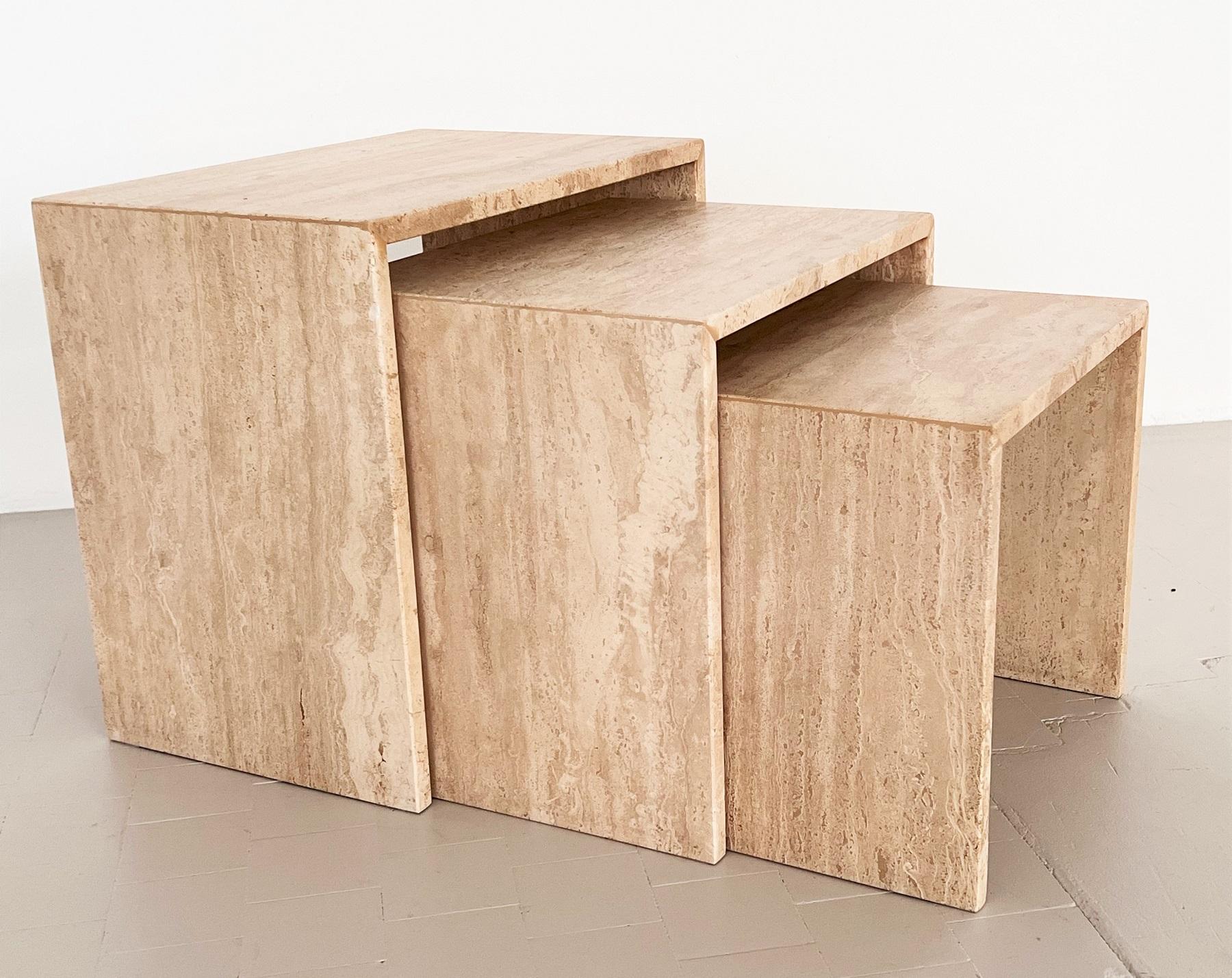 Nesting Coffee Tables in Travertine Stone from the 1970s, Set of Three For Sale 2