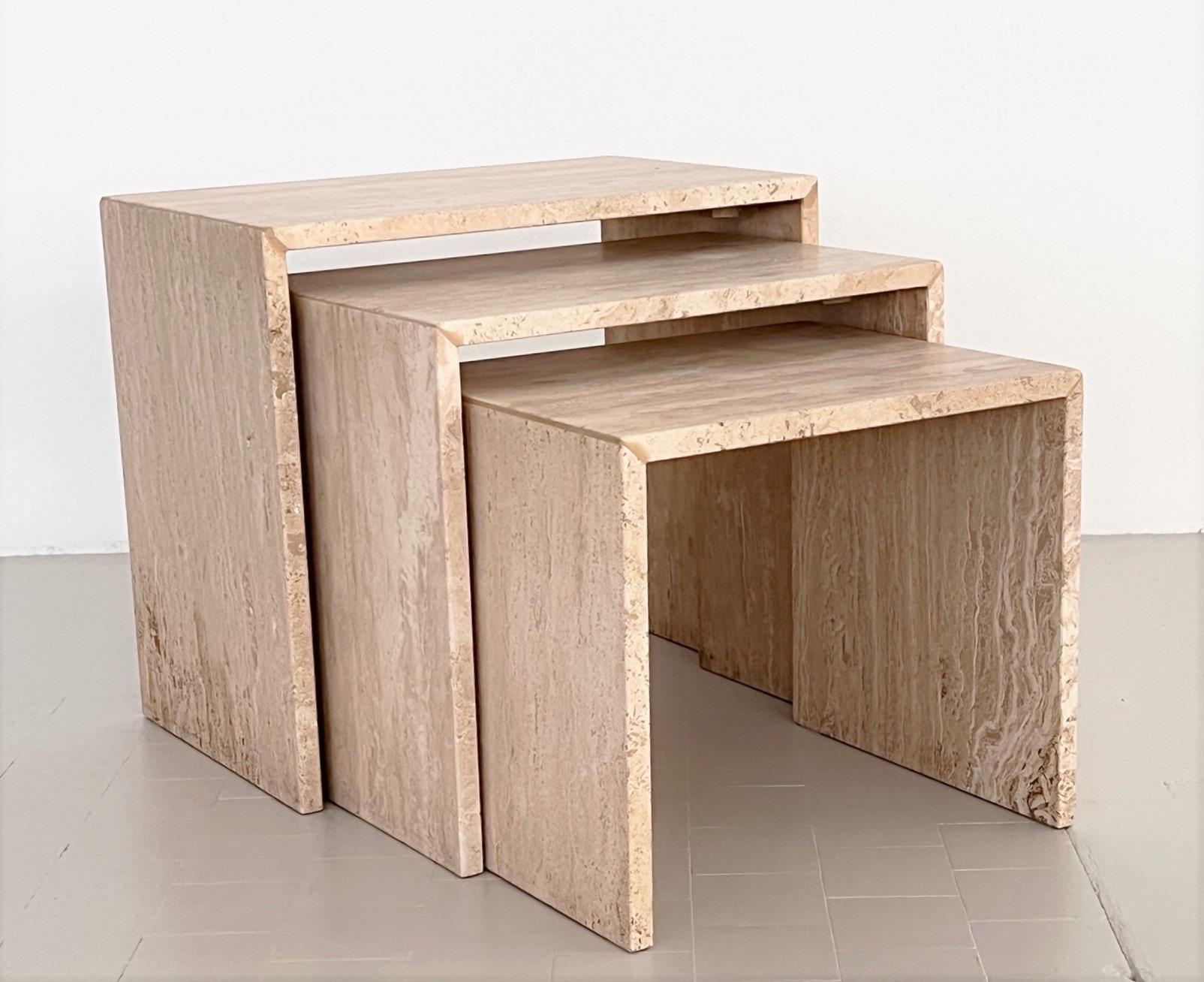Italian Nesting Coffee Tables in Travertine Stone from the 1970s, Set of Three For Sale