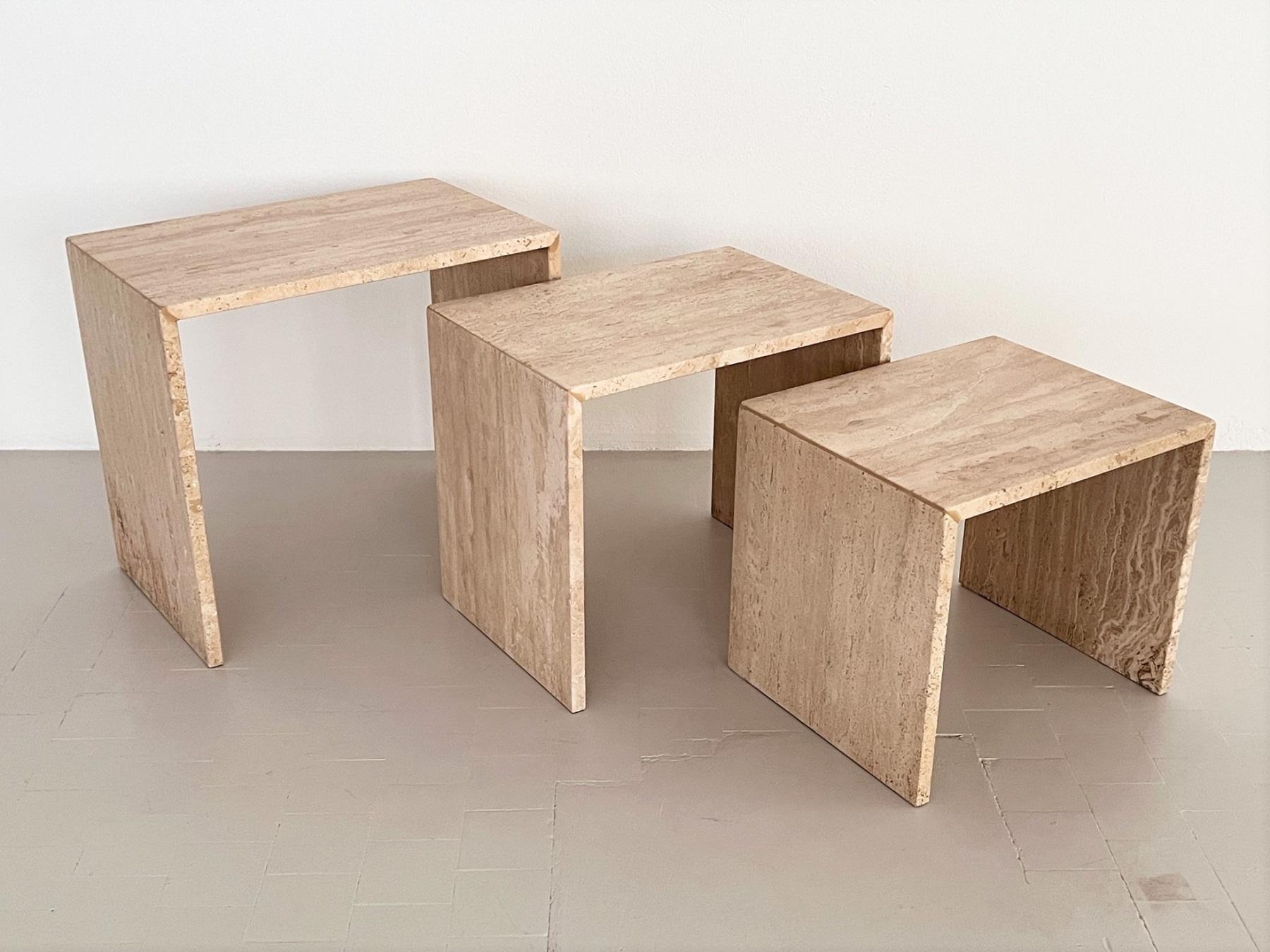 Late 20th Century Nesting Coffee Tables in Travertine Stone from the 1970s, Set of Three For Sale