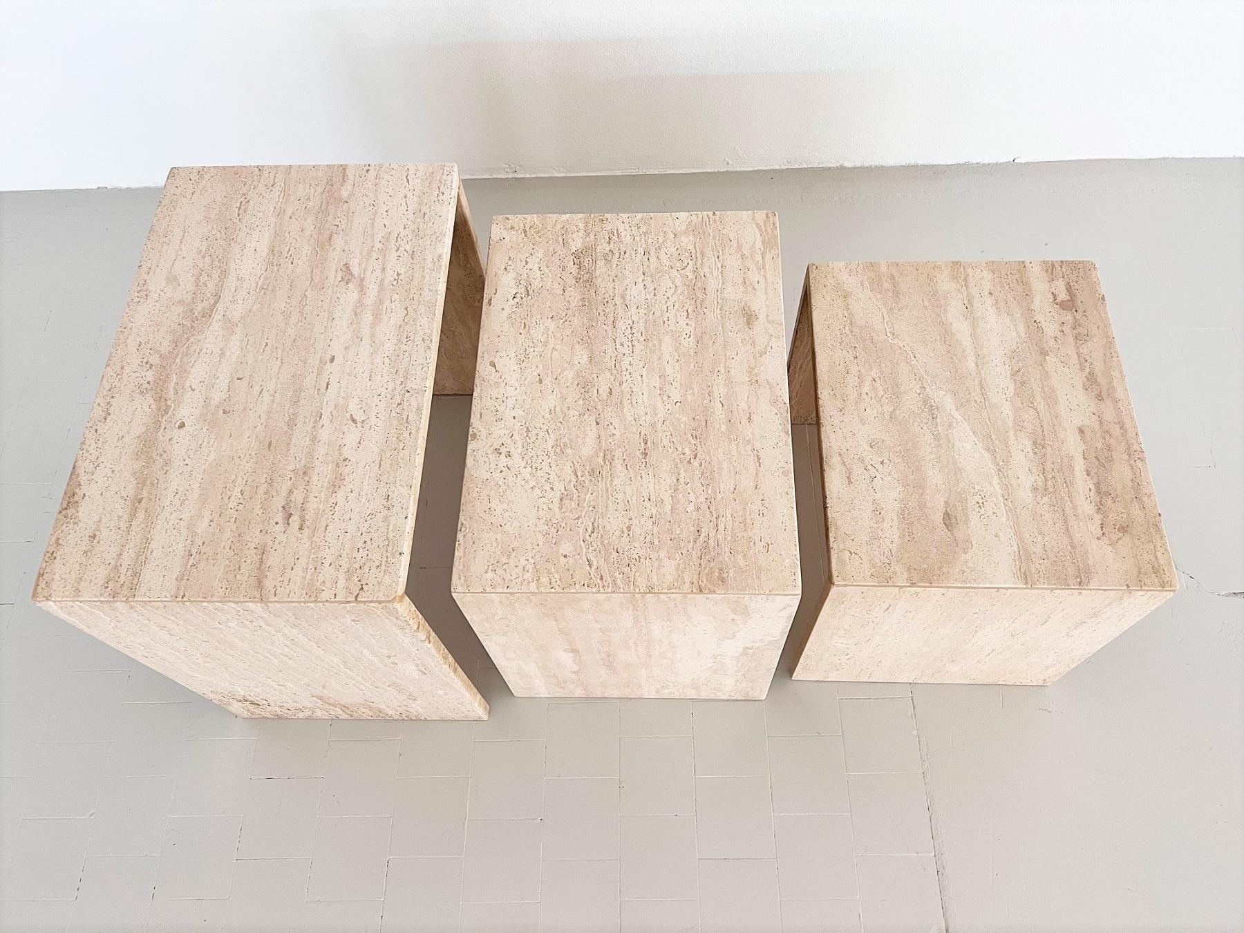 Nesting Coffee Tables in Travertine Stone from the 1970s, Set of Three For Sale 1