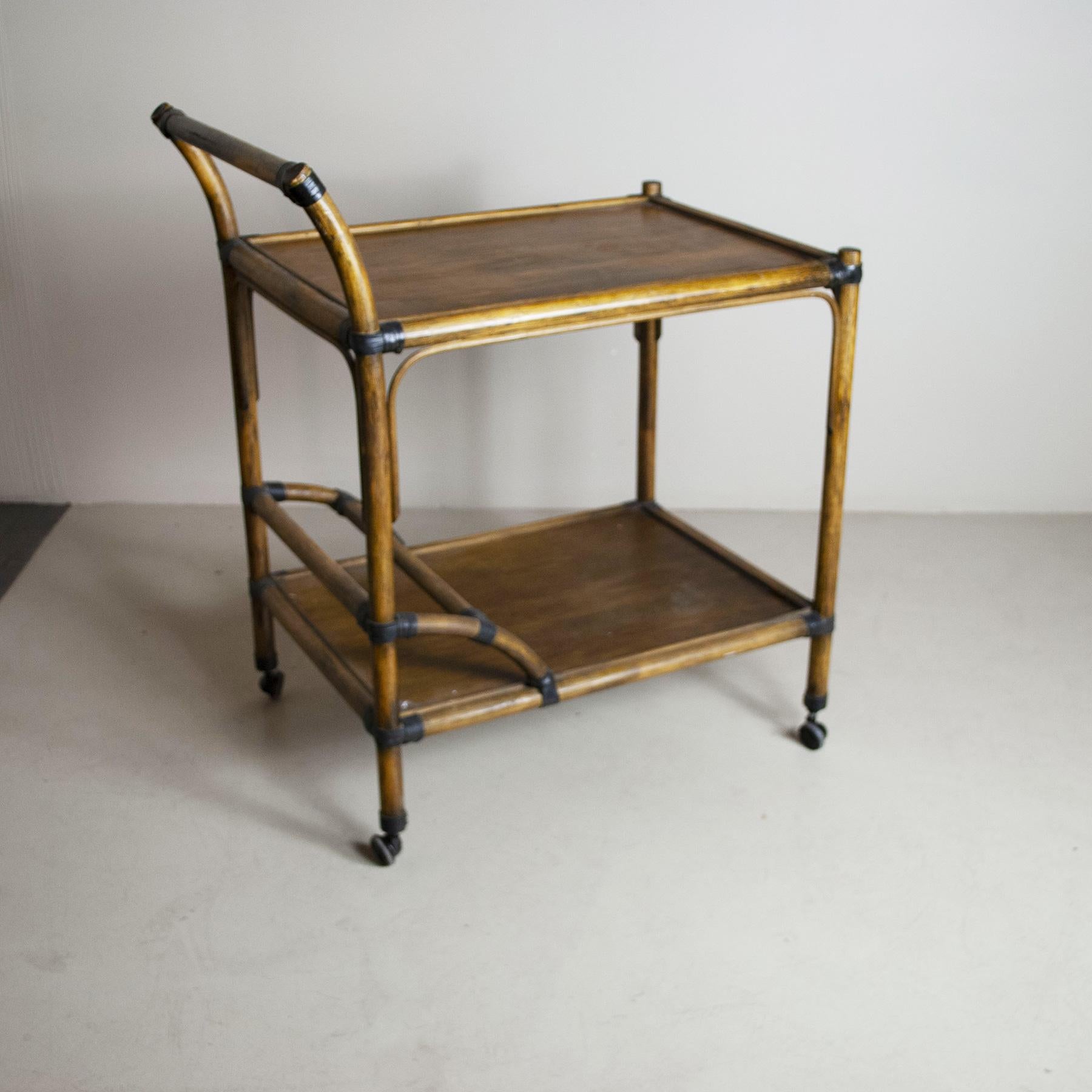 Italian Midcentury Trolley Bar in Bamboo In Good Condition For Sale In bari, IT