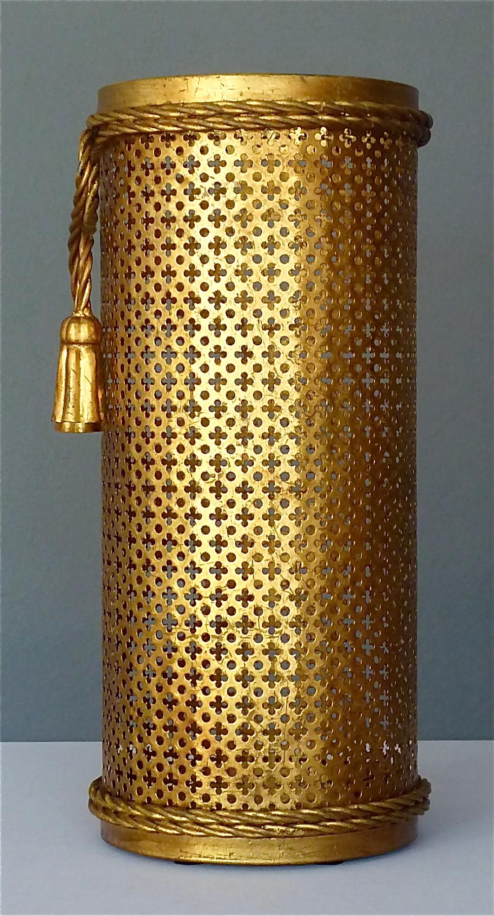 Italian Midcentury Umbrella Stand Gilt Perforated Metal, Hans Kögl Style, 1950s In Good Condition For Sale In Nierstein am Rhein, DE