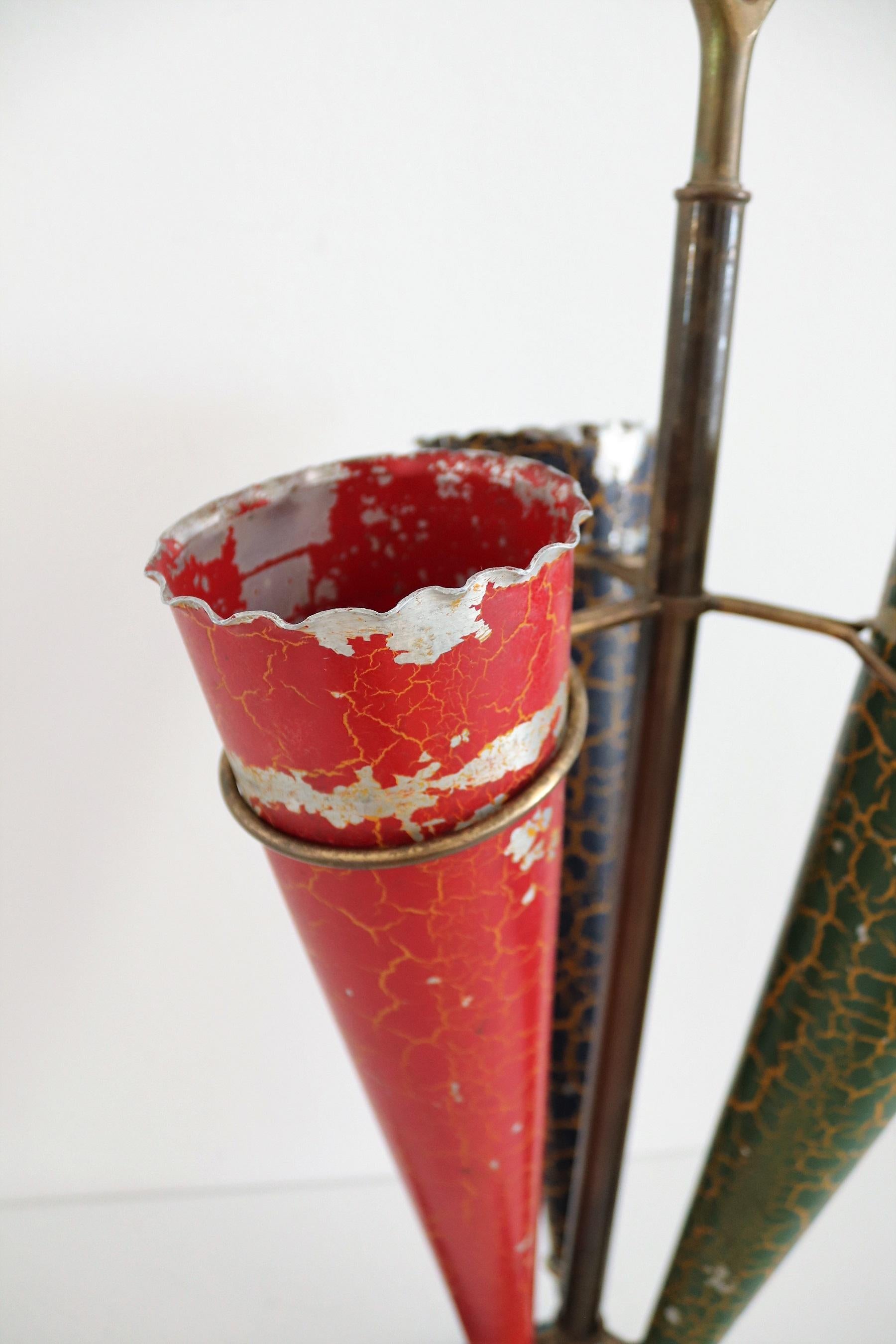Mid-Century Modern Stand Umbrella italien du milieu du siècle en laiton et marbre en vente