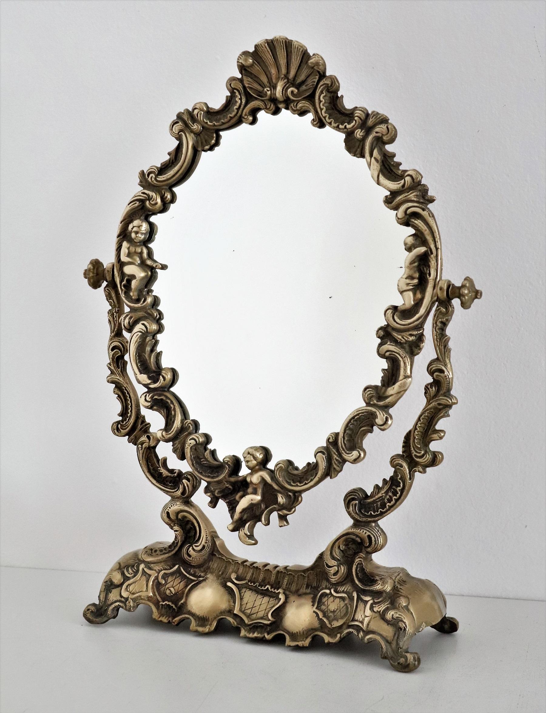 Mid-Century Modern Miroir de coiffeuse italienne du milieu du siècle dernier en bronze avec ange, 1970 en vente