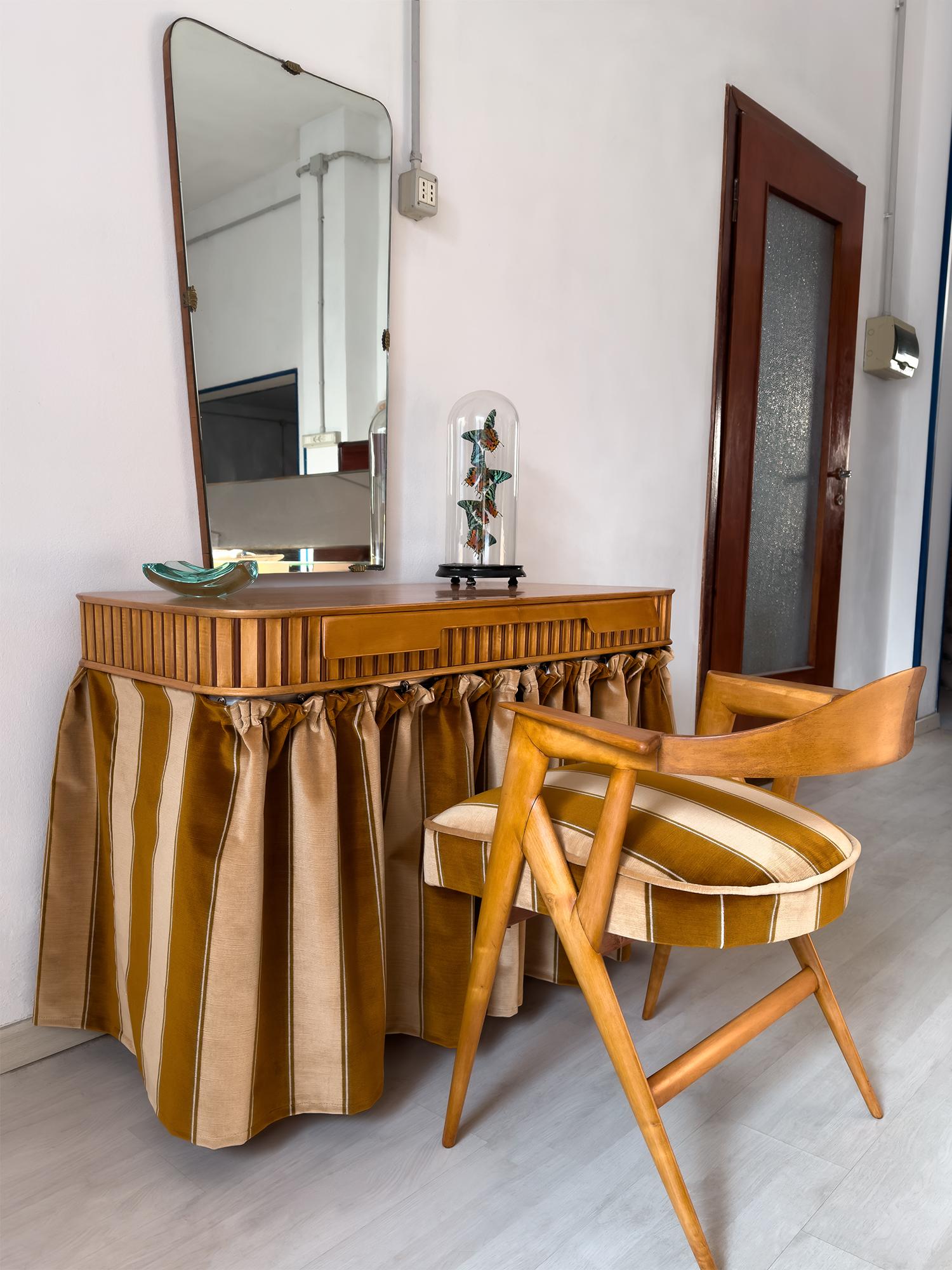 Italian Midcentury Vanity Table with Armchair by Vittorio Dassi, 1950s For Sale 6