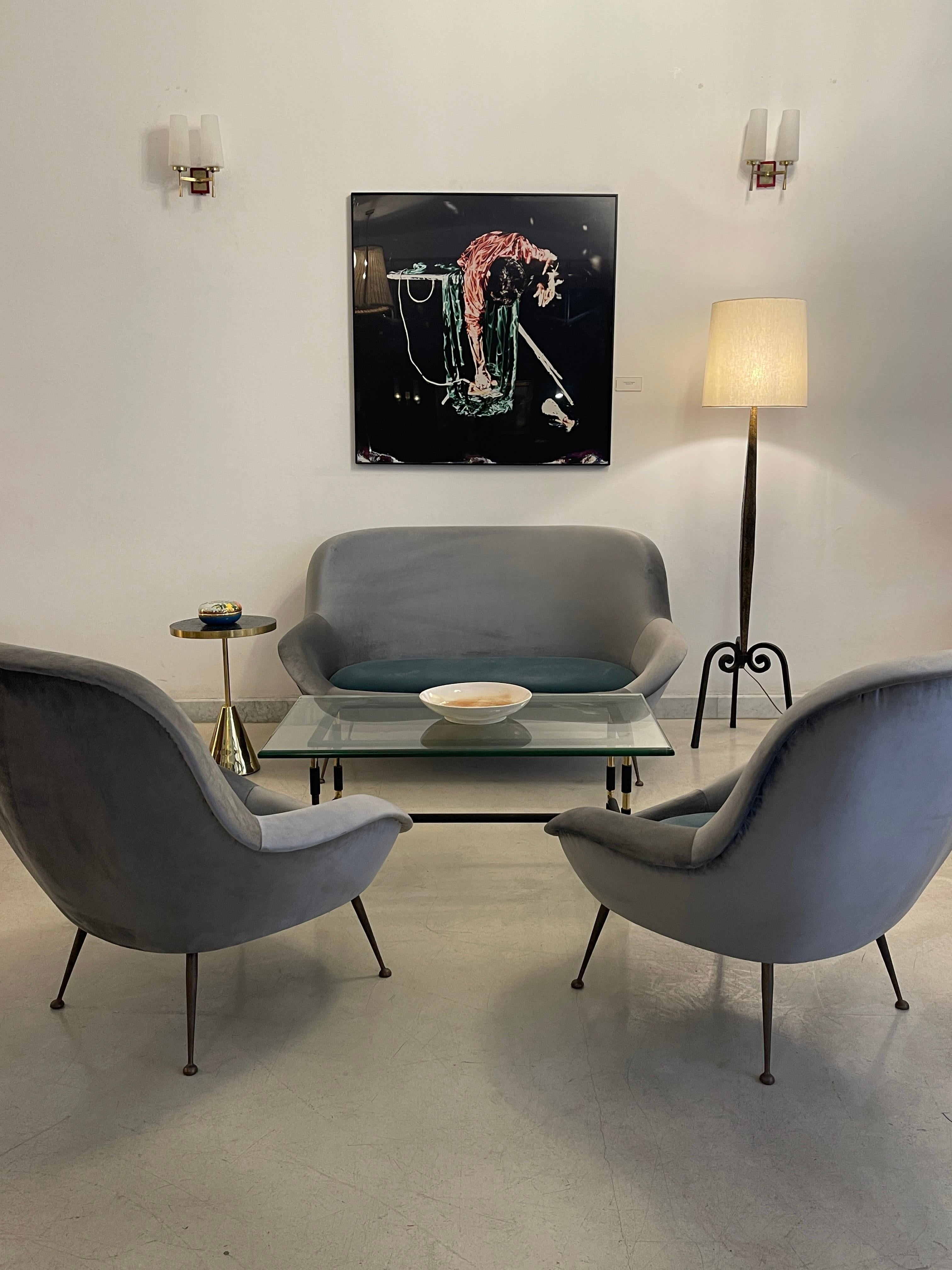 Italian Midcentury Velvet Sofa by ISA Bergamo, 1950s For Sale 1