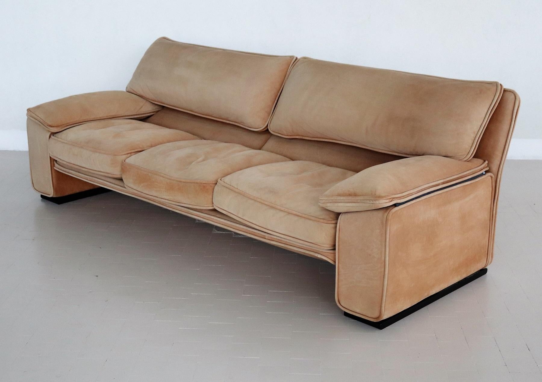 Italian Midcentury Vintage Nappa Leather Sofa by Ferruccio Brunati, 1970s 12